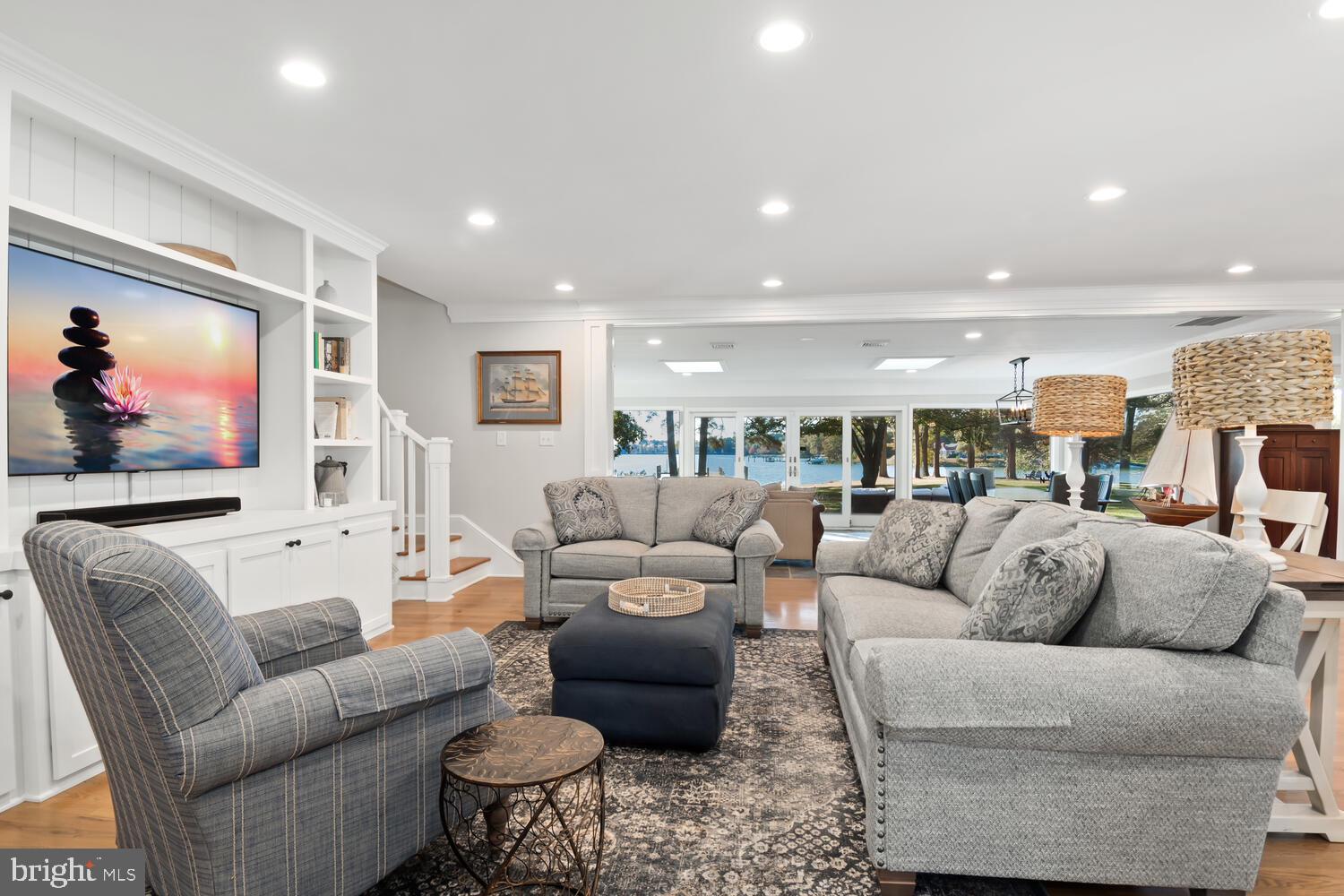 TRAVELERS REST - Residential