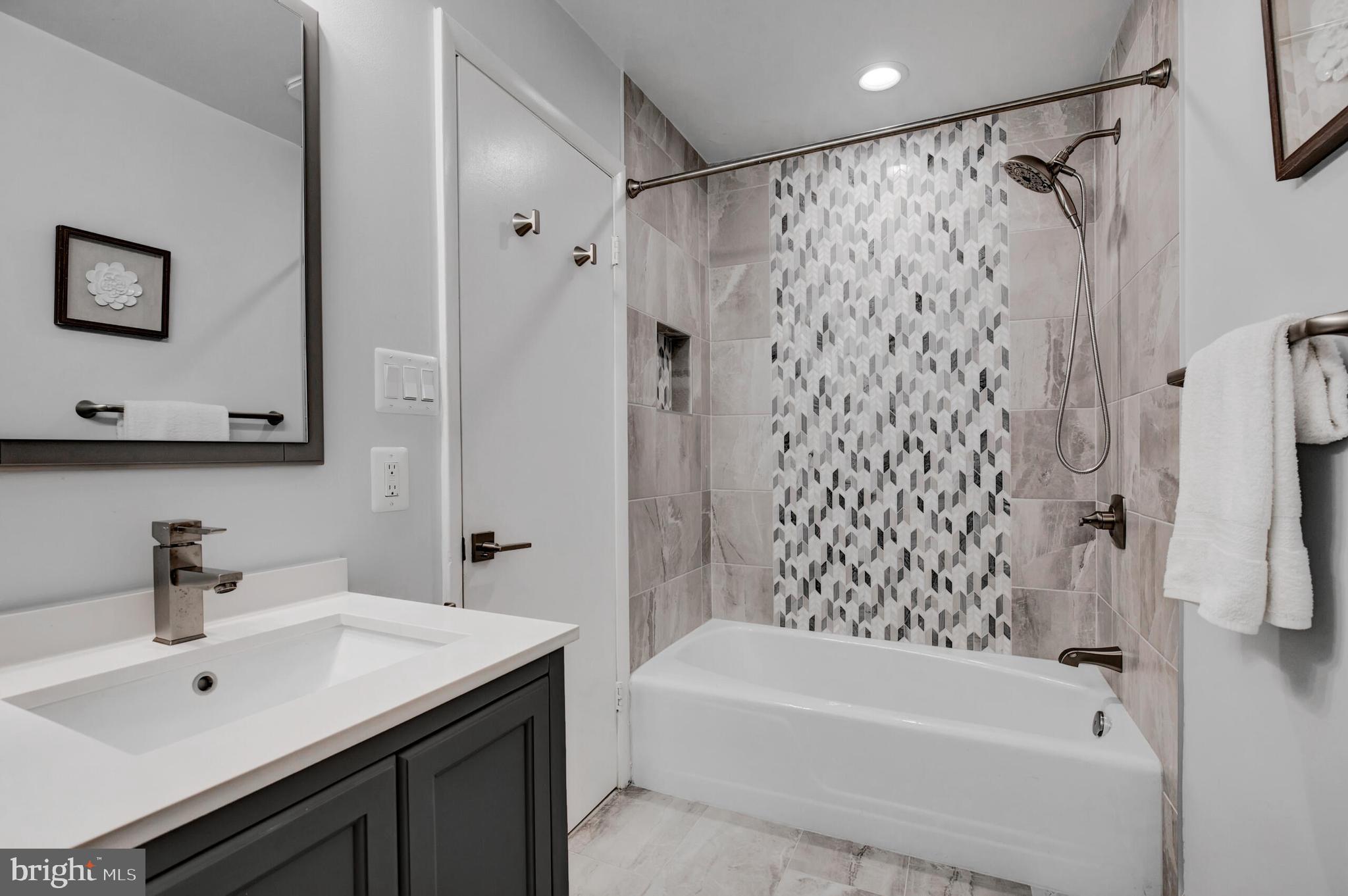 CARRIAGE HILL - Residential