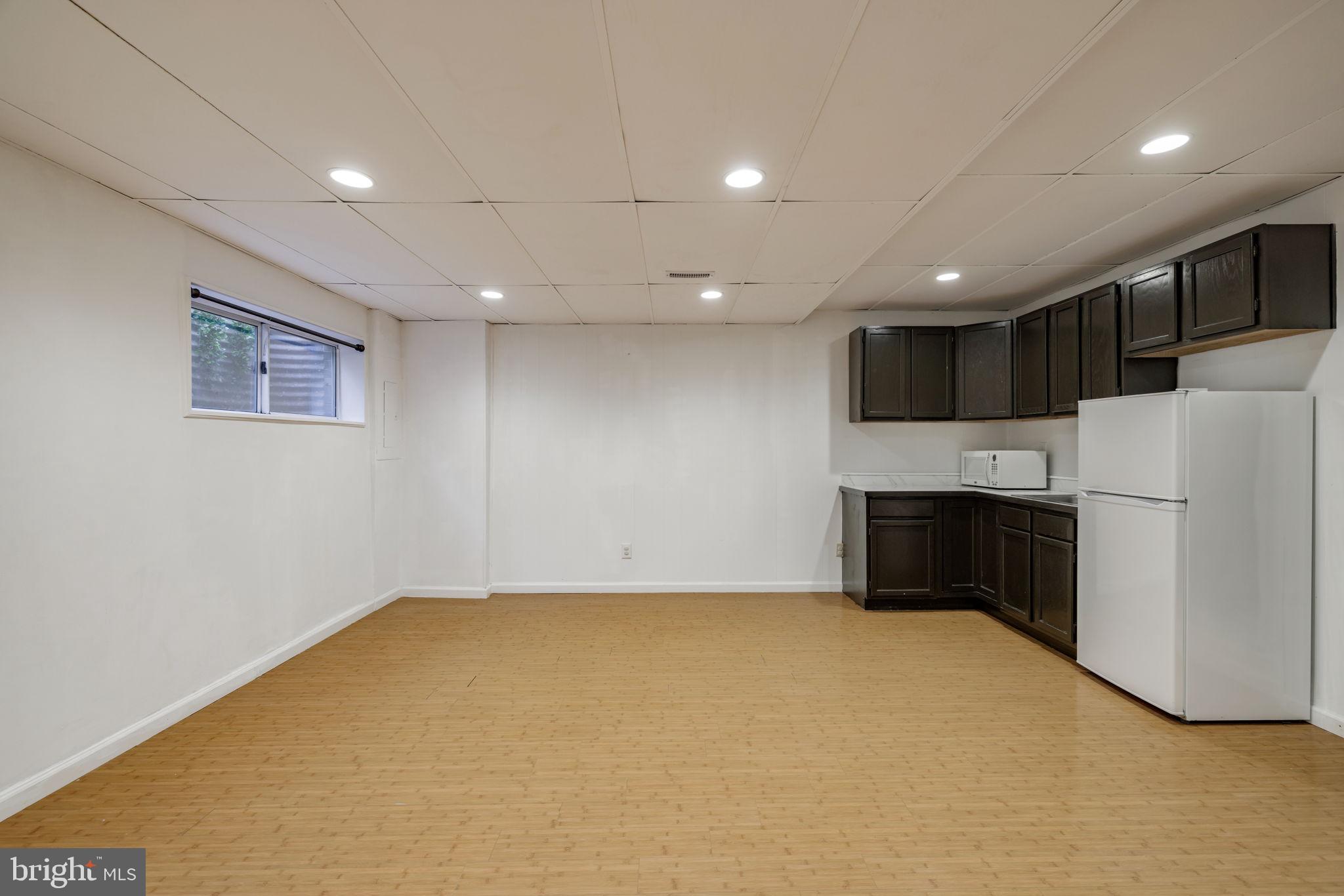 BETHELEN WOODS - Residential Lease