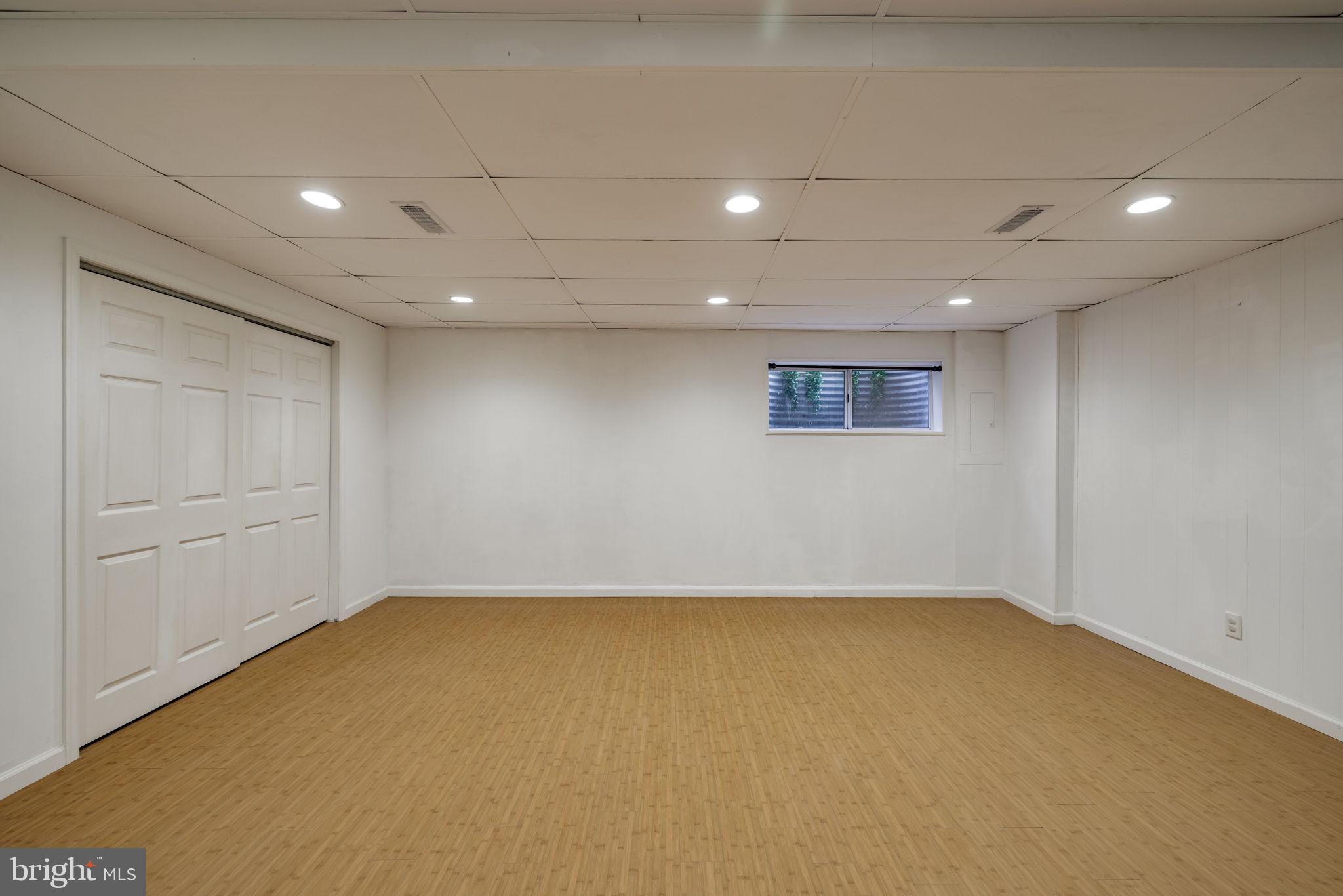 BETHELEN WOODS - Residential Lease