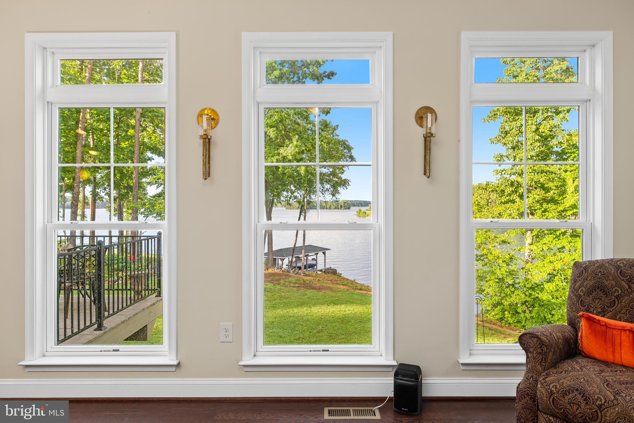 TARA WOODS - Residential