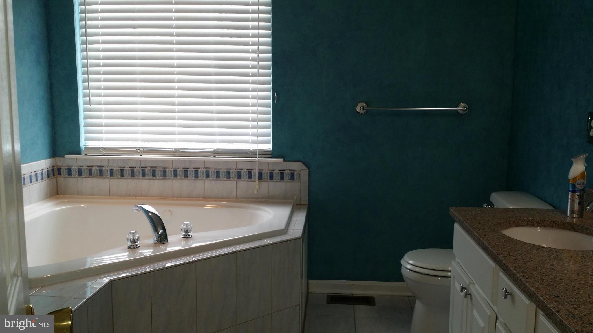 ASHBY PLACE II - Residential Lease