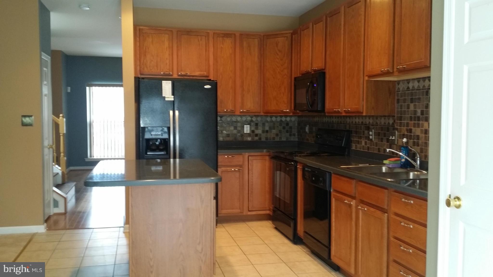 ASHBY PLACE II - Residential Lease