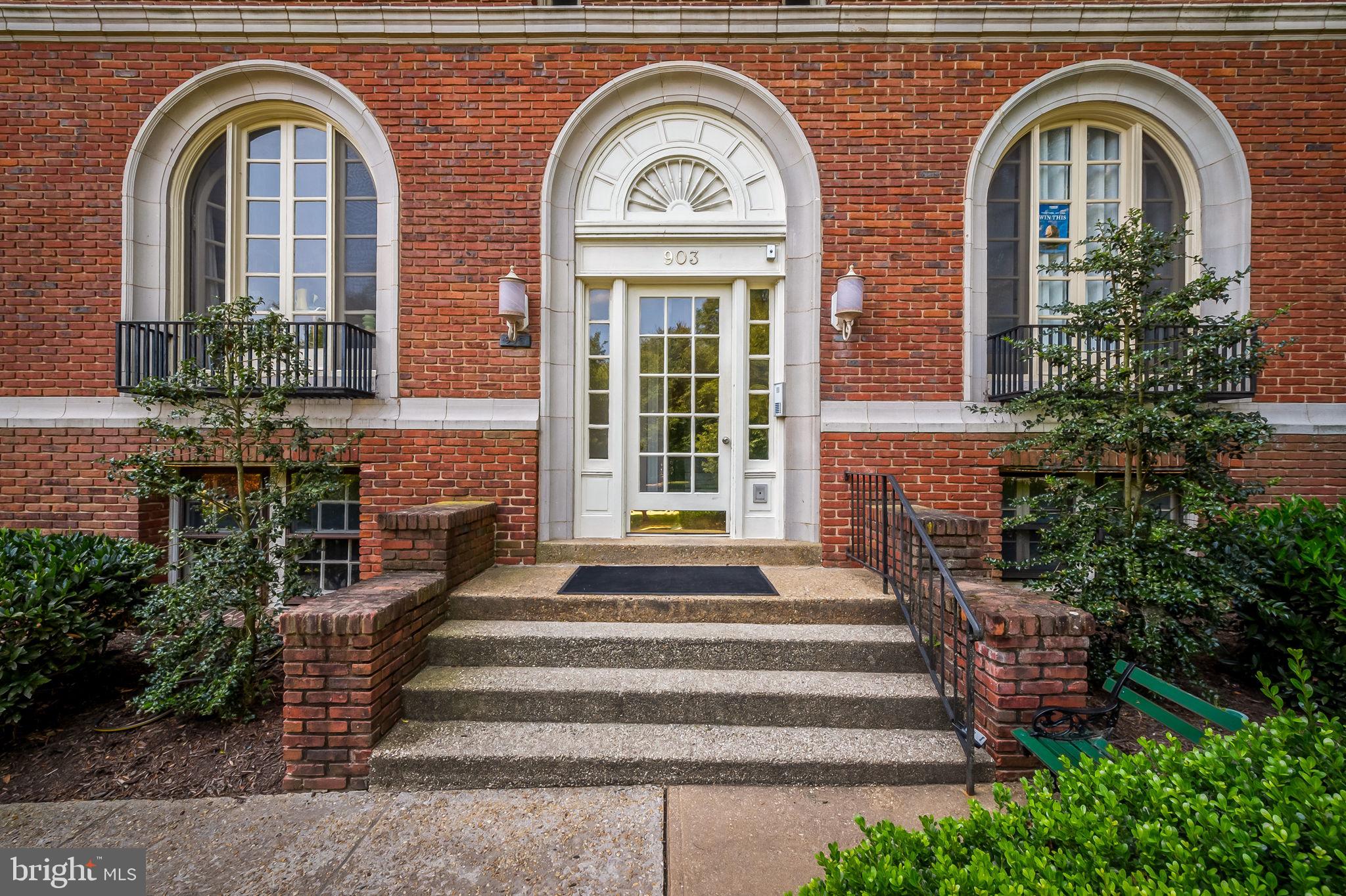 ROLAND PARK - Residential