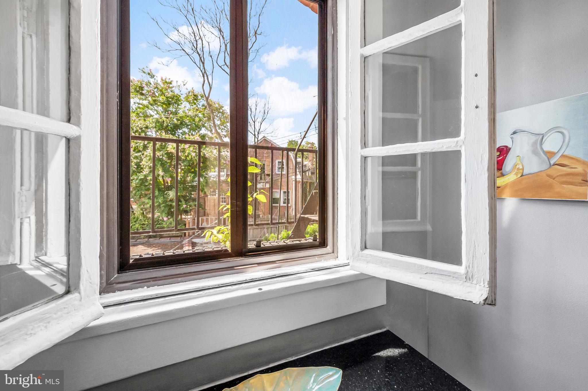 ROLAND PARK - Residential