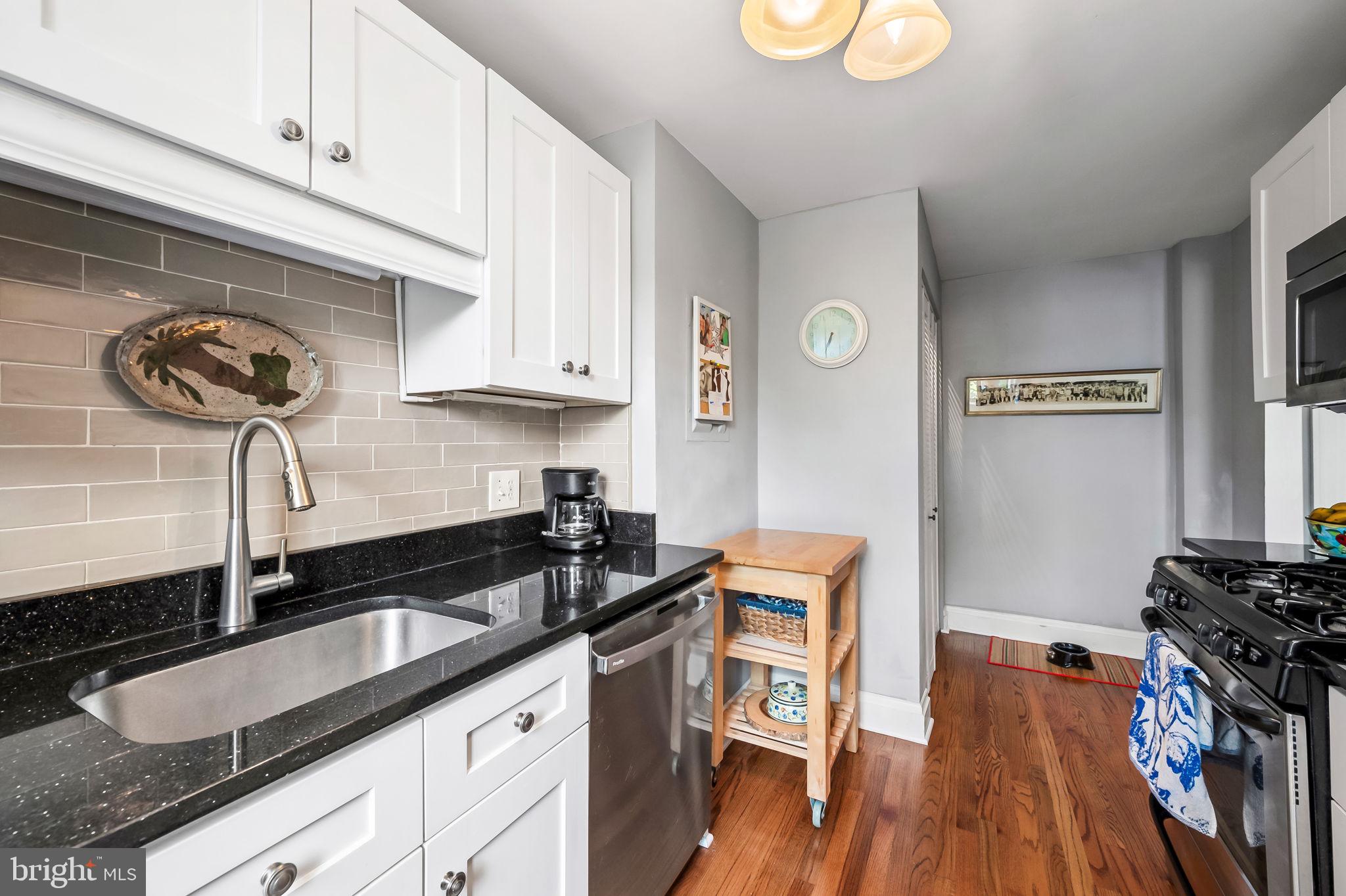 ROLAND PARK - Residential