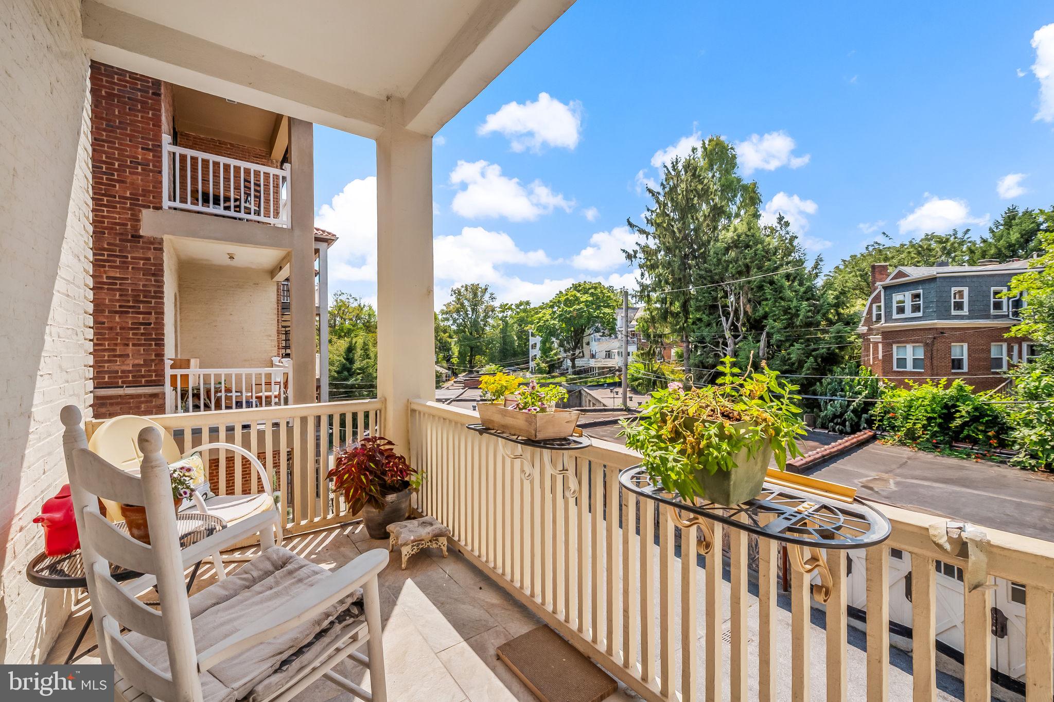 ROLAND PARK - Residential