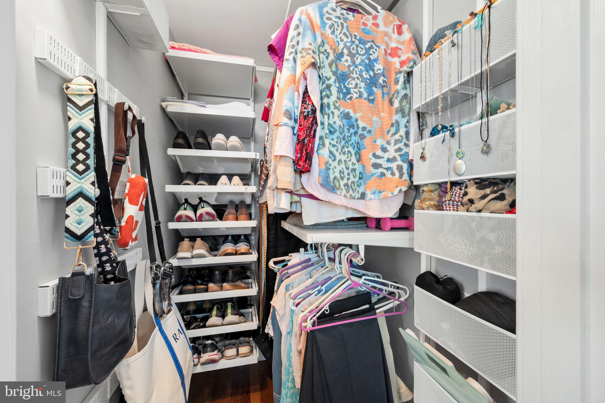 ROLAND PARK - Residential