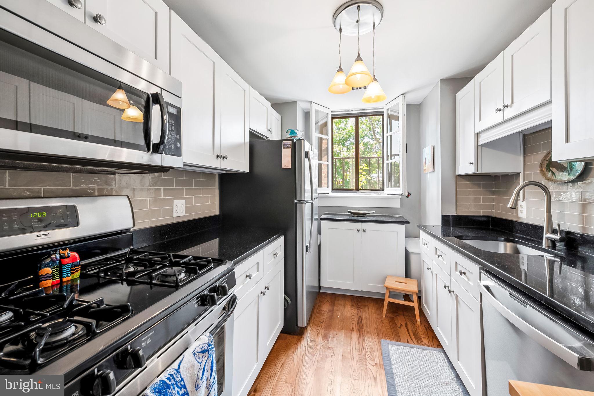 ROLAND PARK - Residential