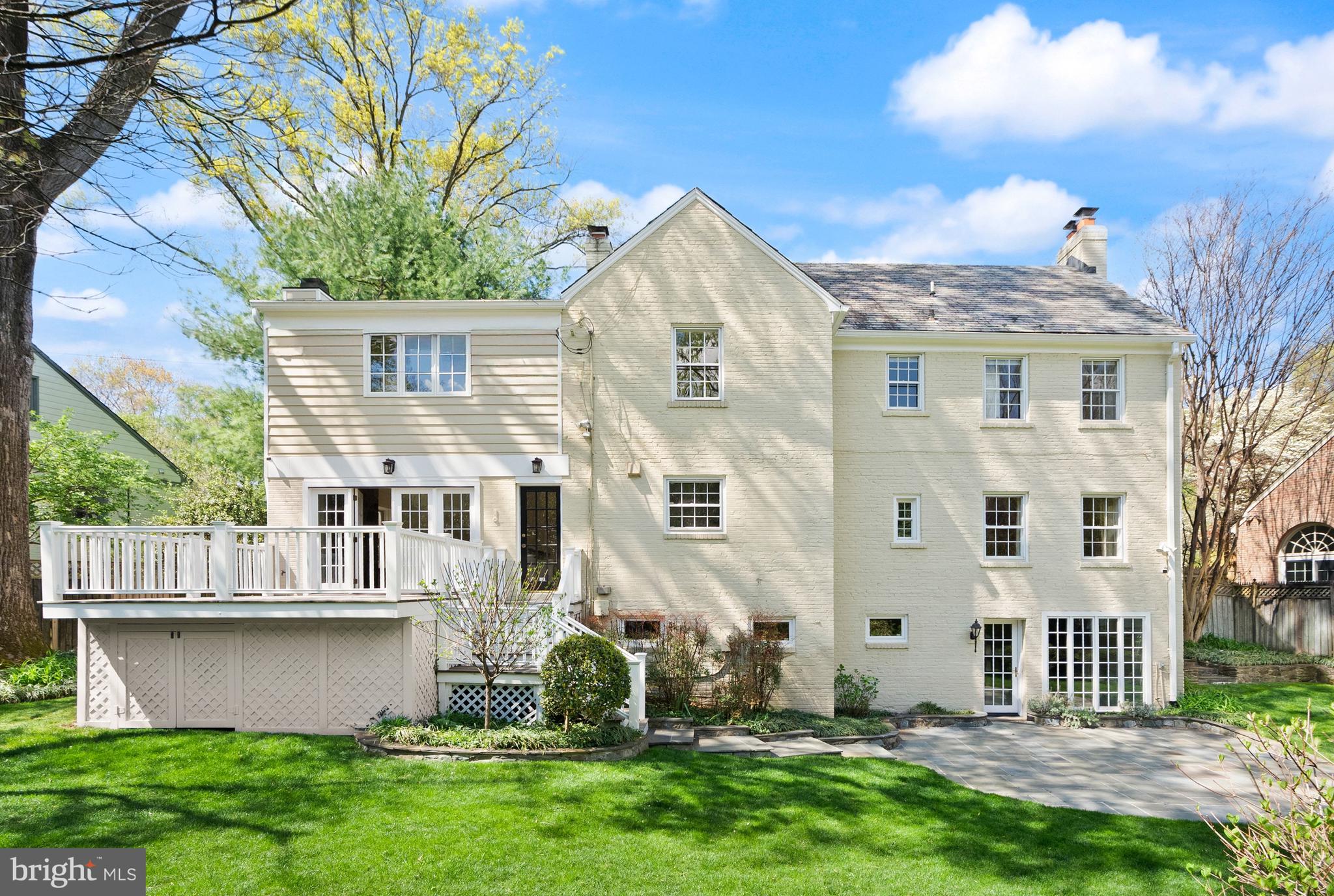 SPRING VALLEY - Residential