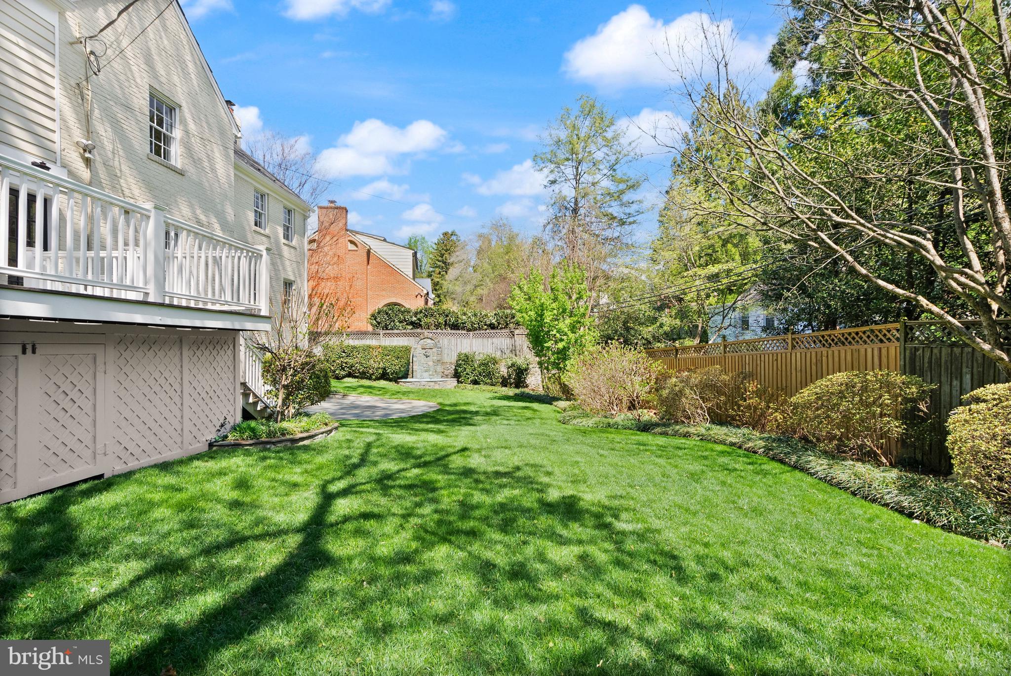 SPRING VALLEY - Residential