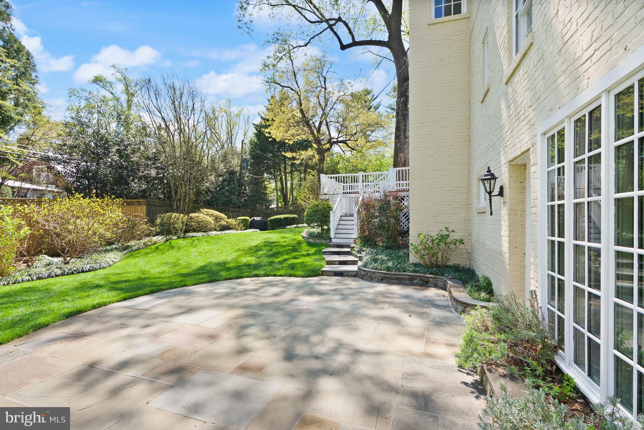 SPRING VALLEY - Residential