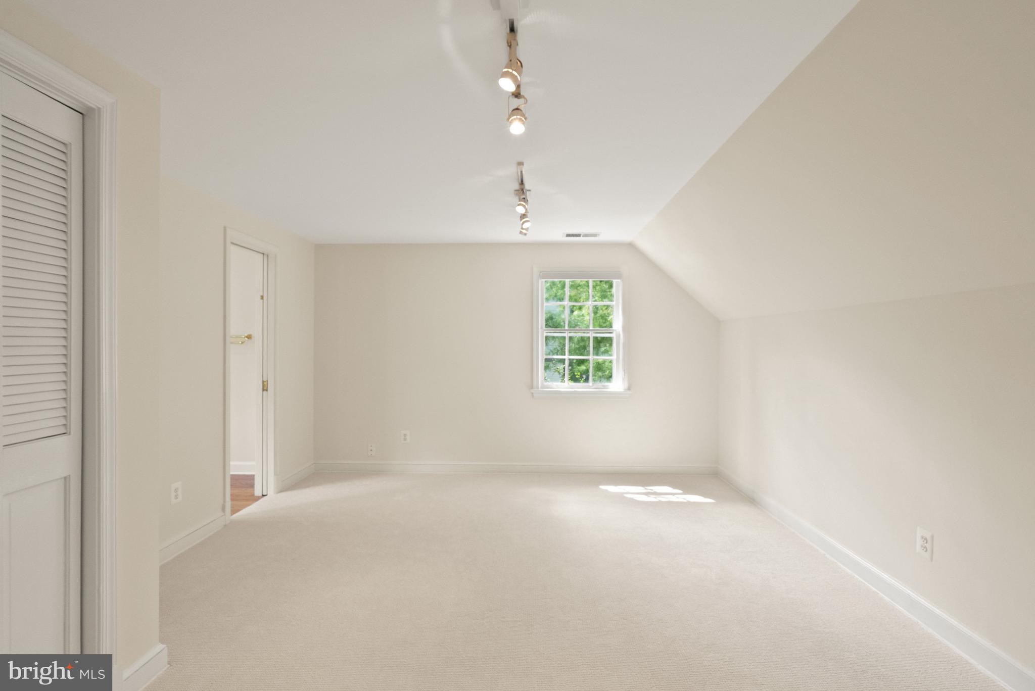 SPRING VALLEY - Residential