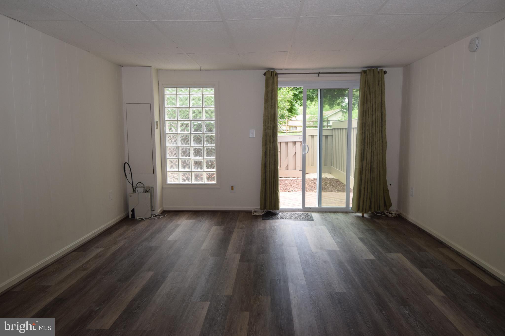 ESSEX PLACE - Residential