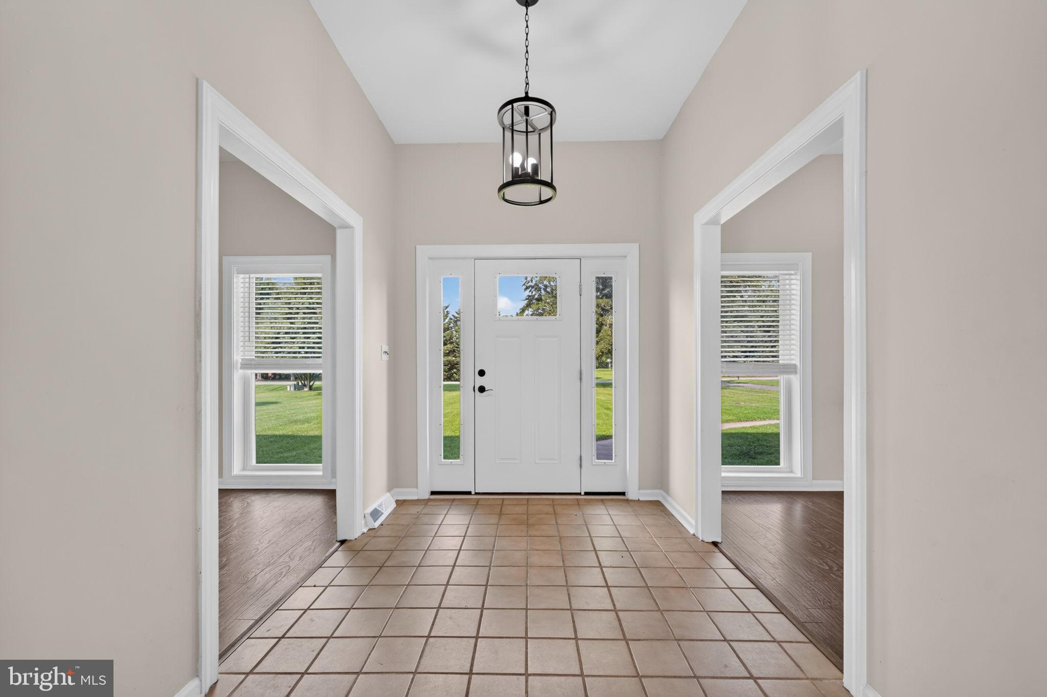 408 COMMODORE DRIVE