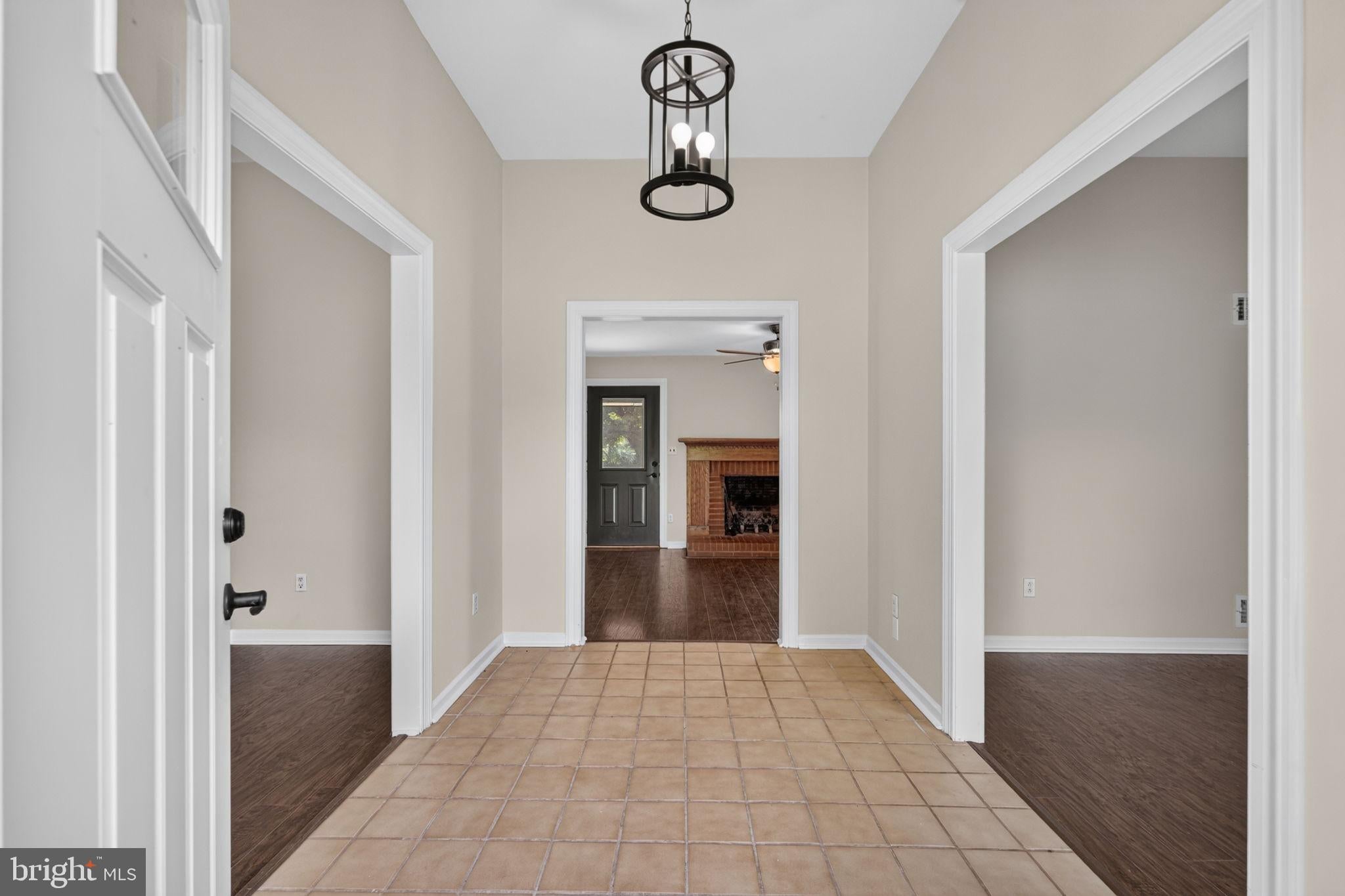 408 COMMODORE DRIVE