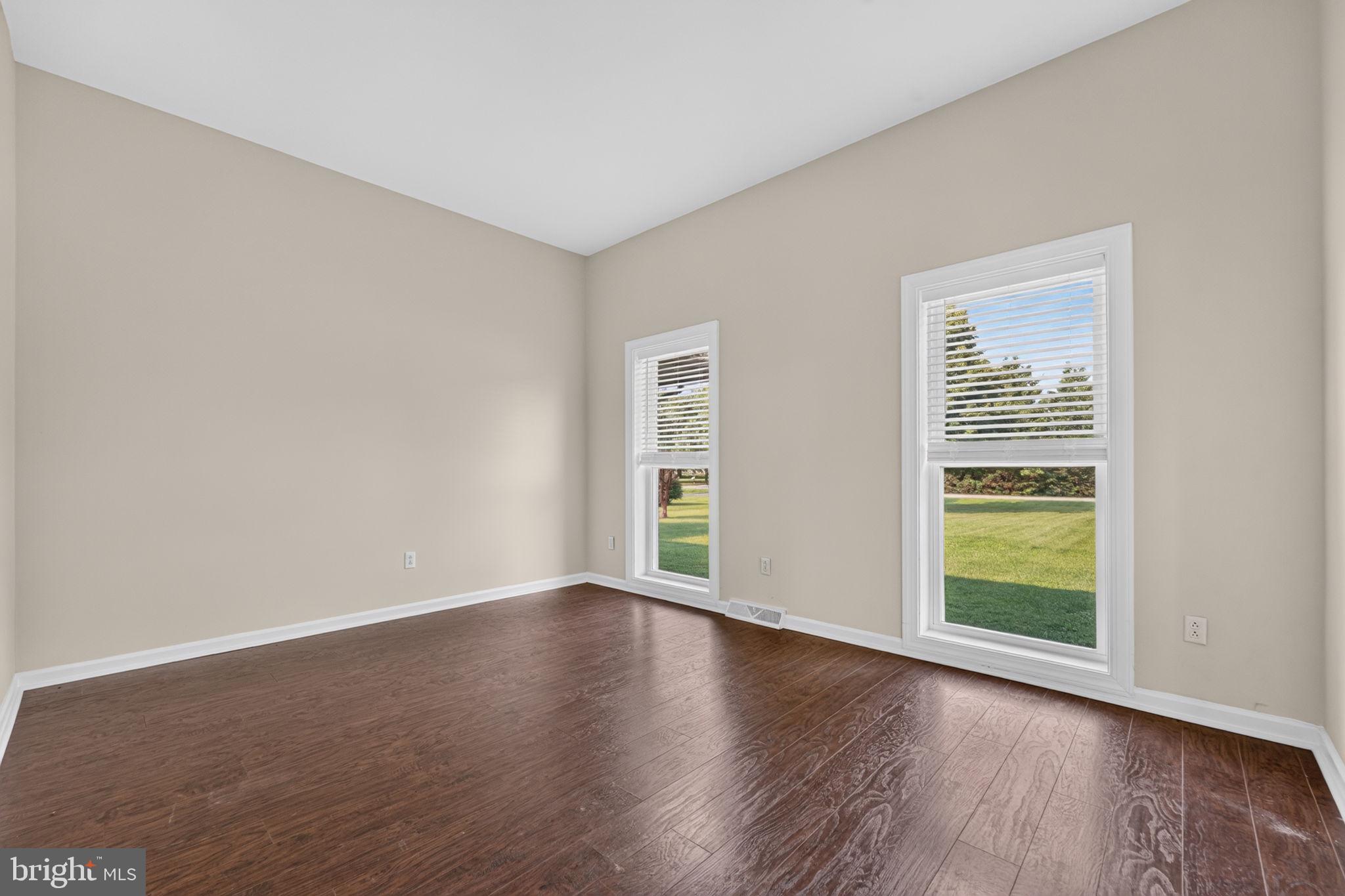 408 COMMODORE DRIVE