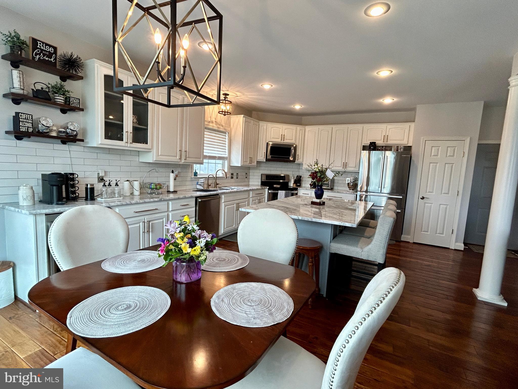 SUMMIT VIEW ESTATES - Residential