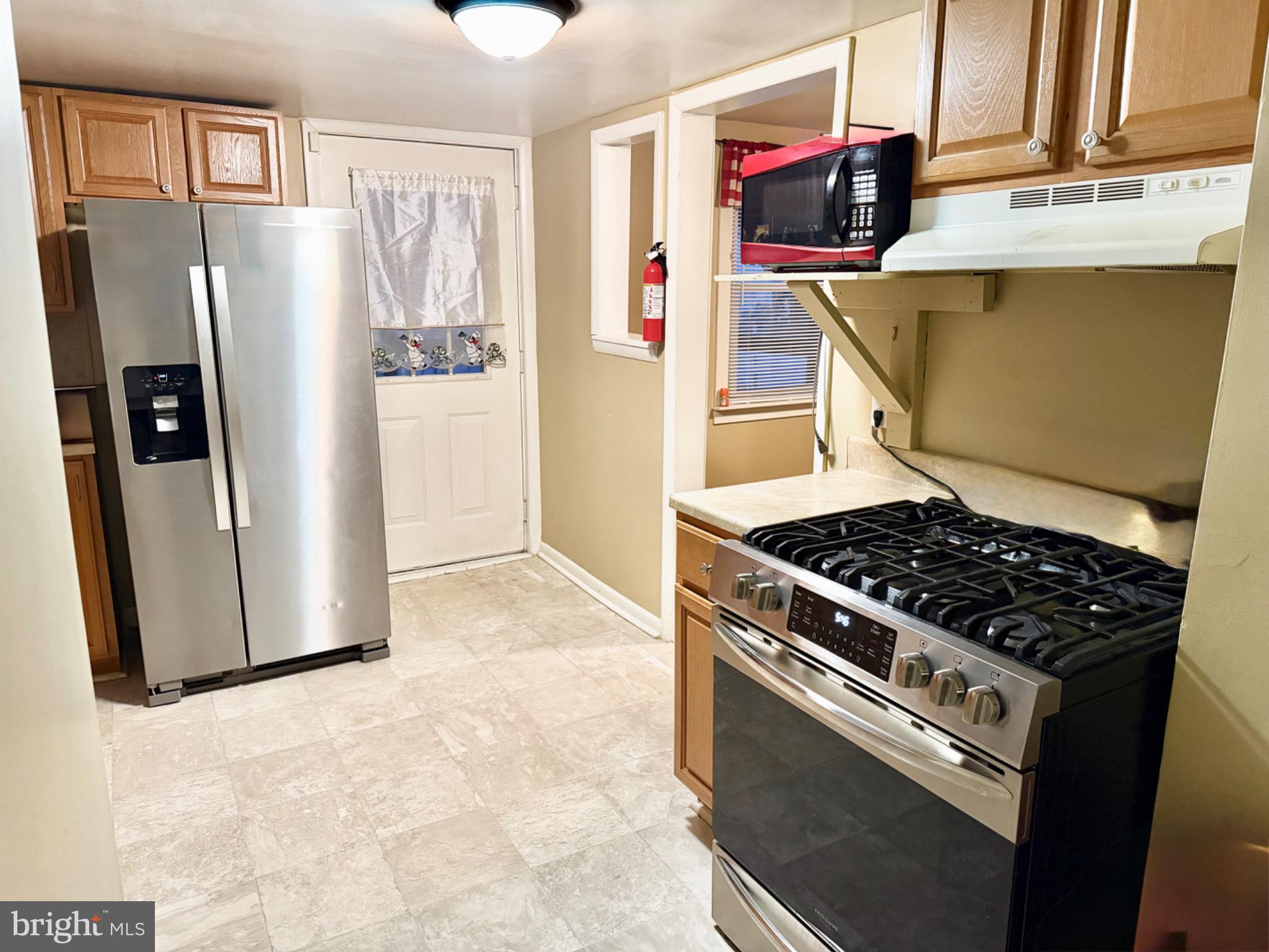 2418 HIGHLAND AVENUE