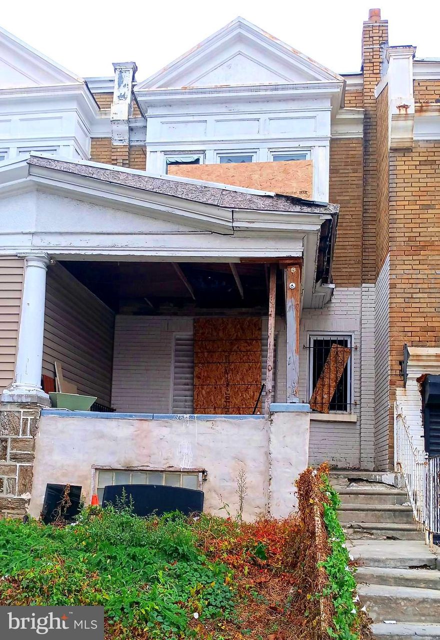 Calling ALL investors, OR Savvy First Time Home Buyers to this large 3-bedroom 1 bathroom home, open front porch, extended back yard, in the Fern Rock area.  Easy access to transit and major bus routes. 
Property is in need of work and has a lot of potentials.  Property is being sold in an   "AS-IS" condition.
Cash or renovation financing only.    Schedule your showings today !!!!!!!!!!!!!!!!