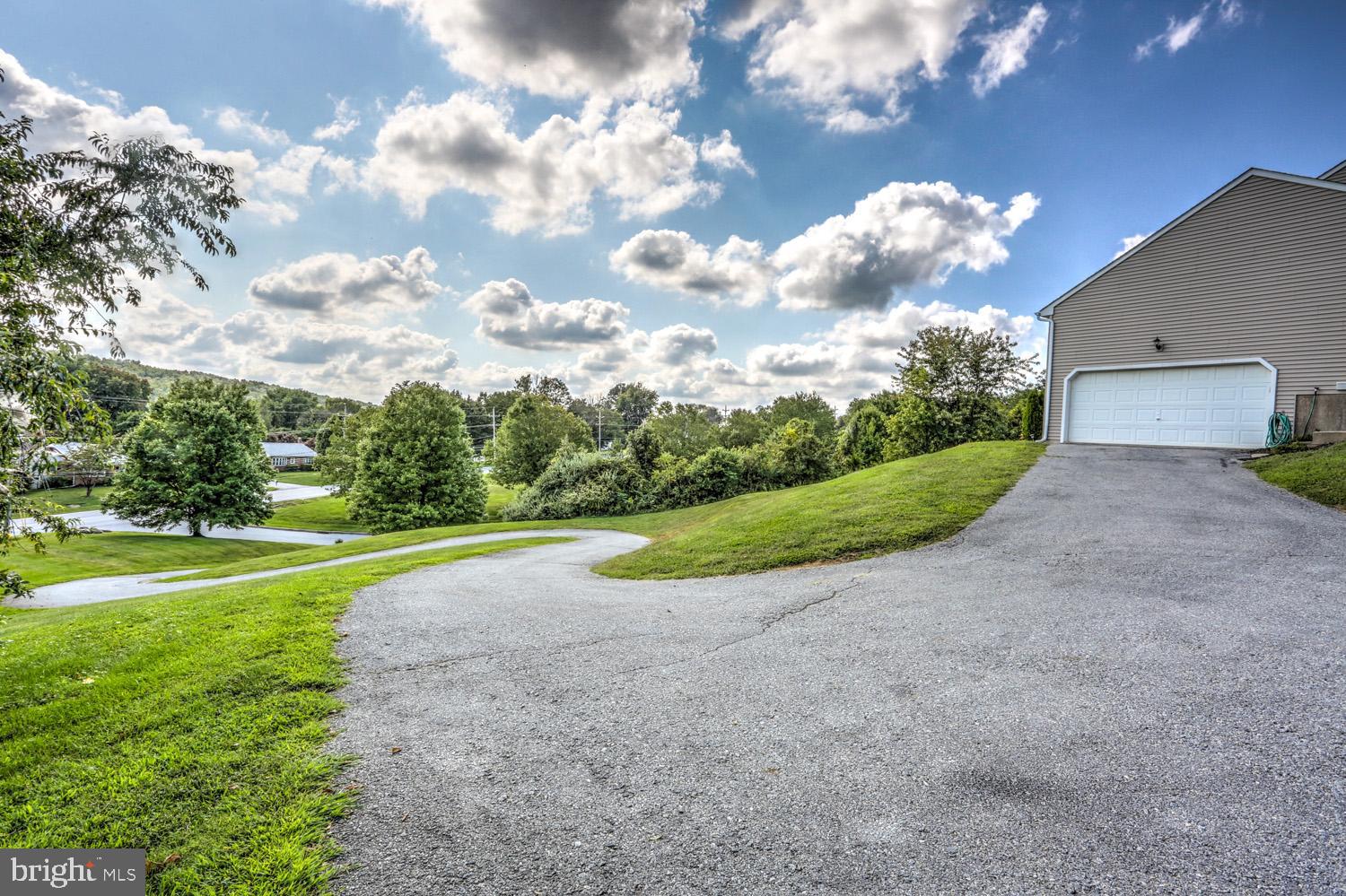 HIBERNIA RIDGE - Residential