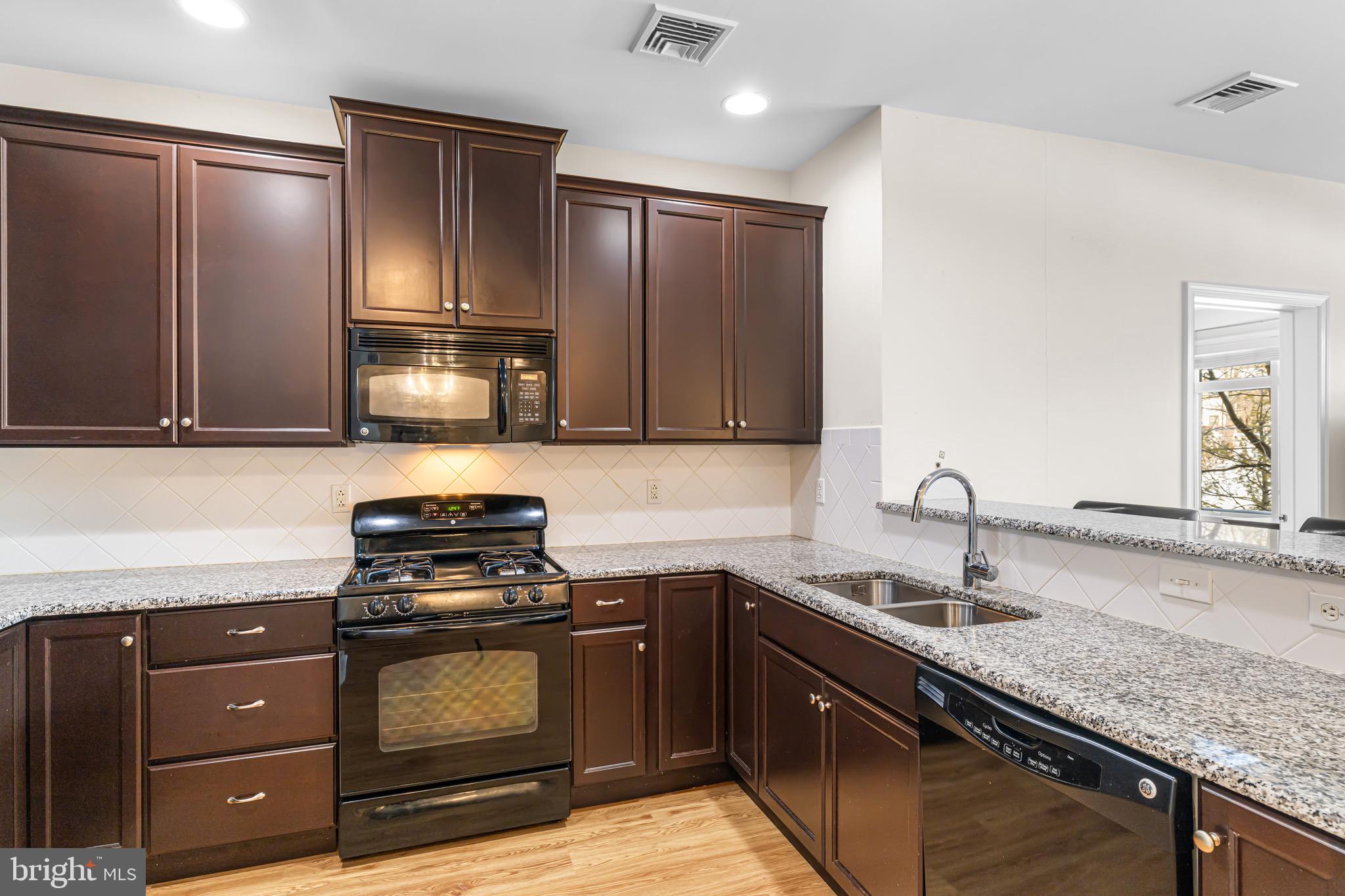 HUNTINGDON PLACE - Residential