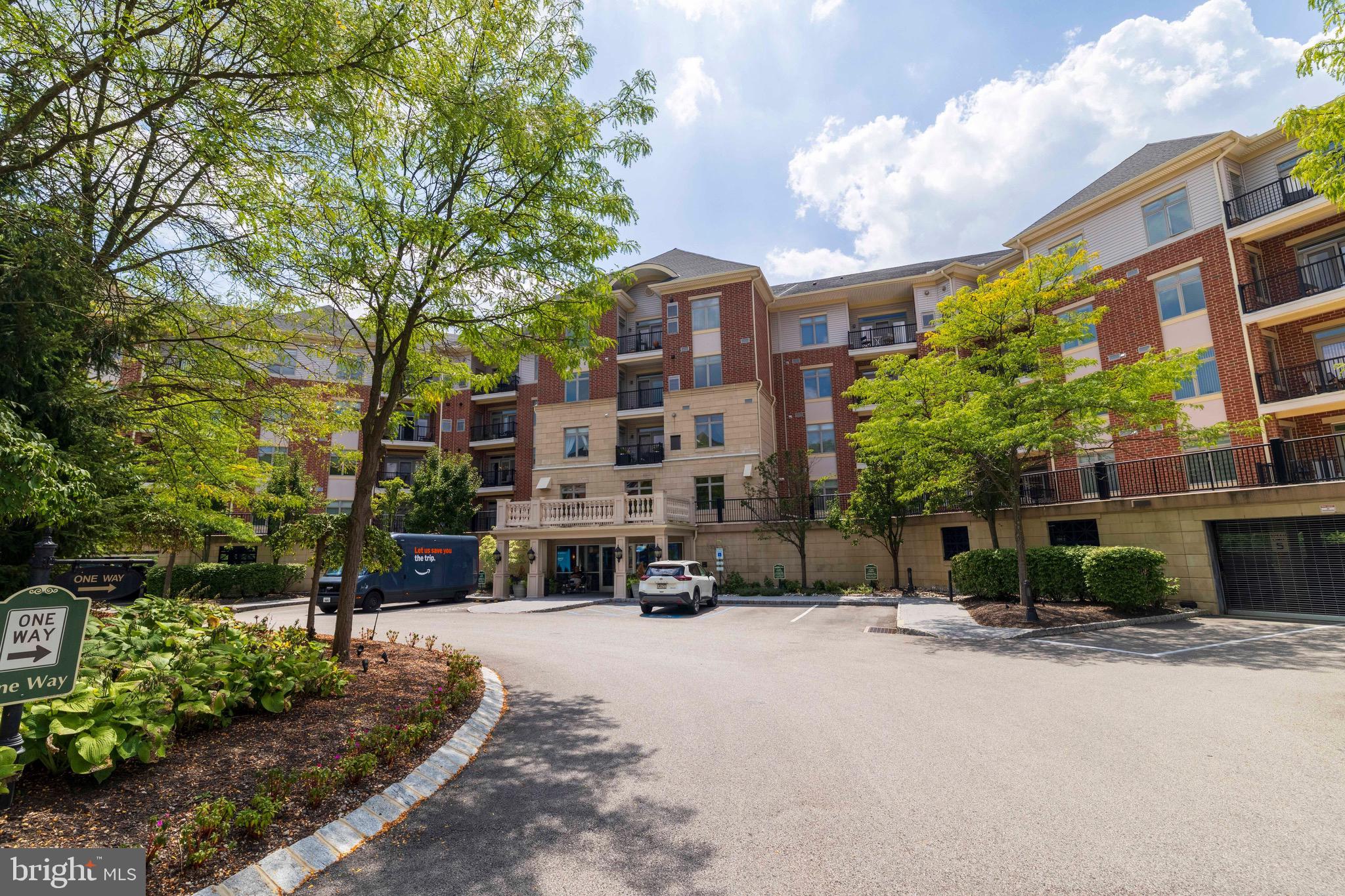 HUNTINGDON PLACE - Residential