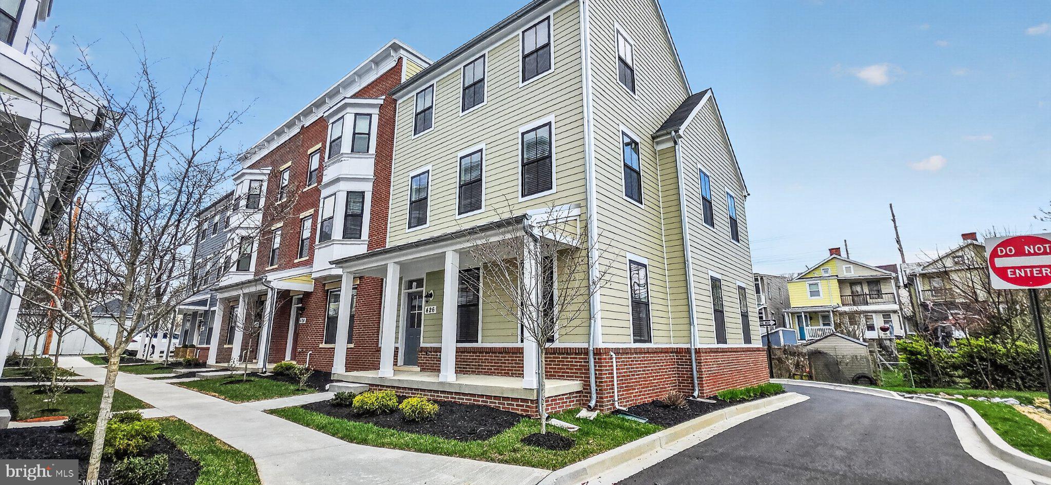 426 CHAPEL ALLEY 8