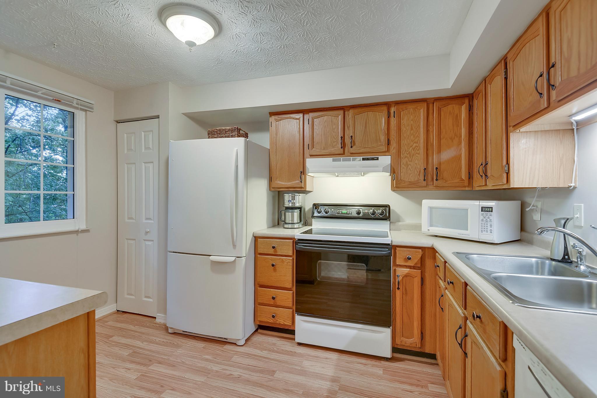 RESTON - Residential