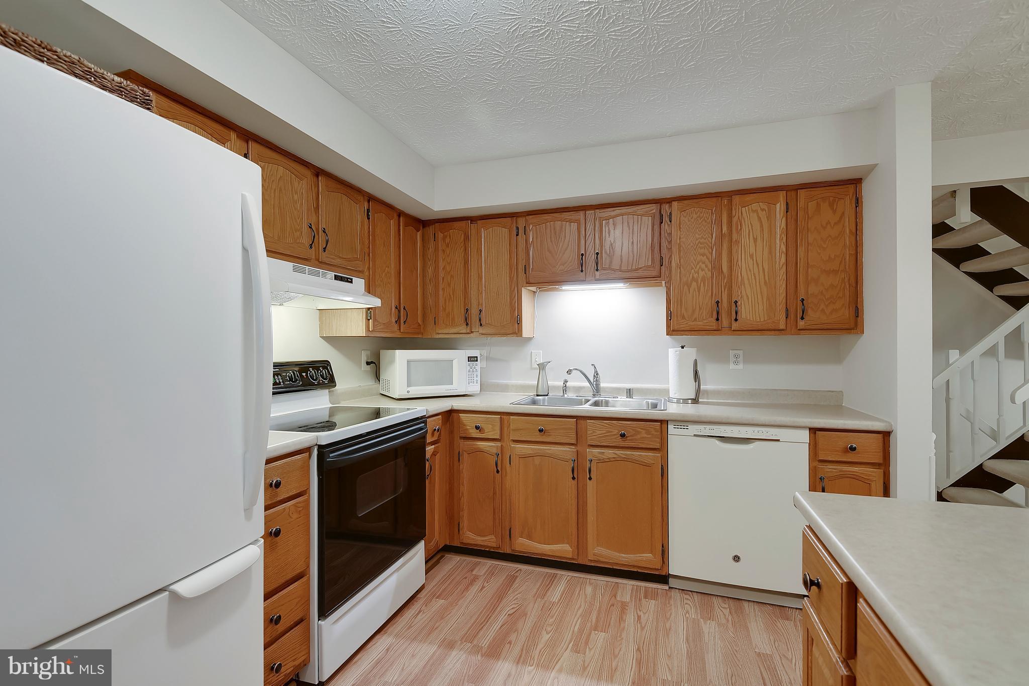 RESTON - Residential