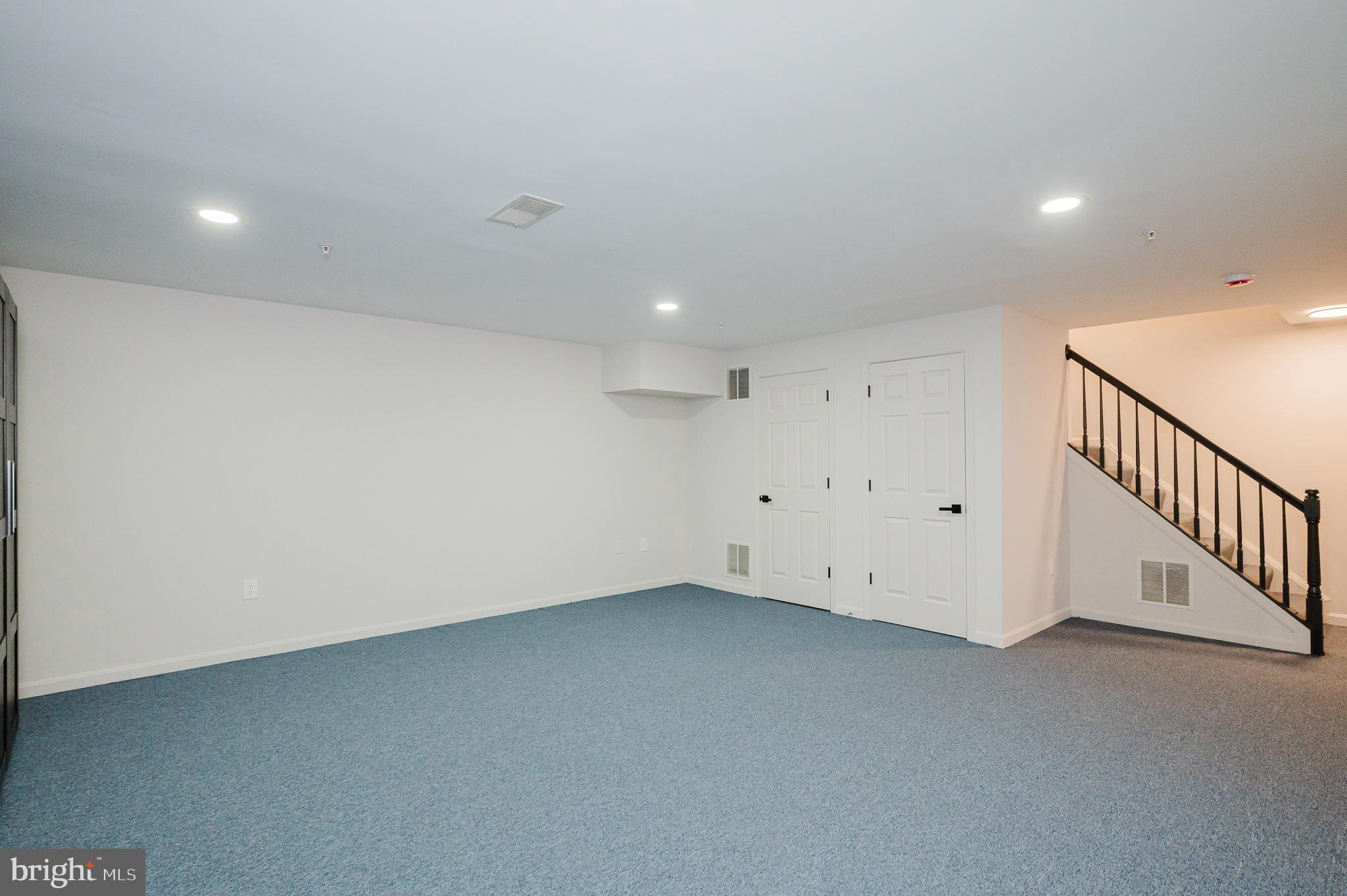 GREY ROCK VILLAS - Residential