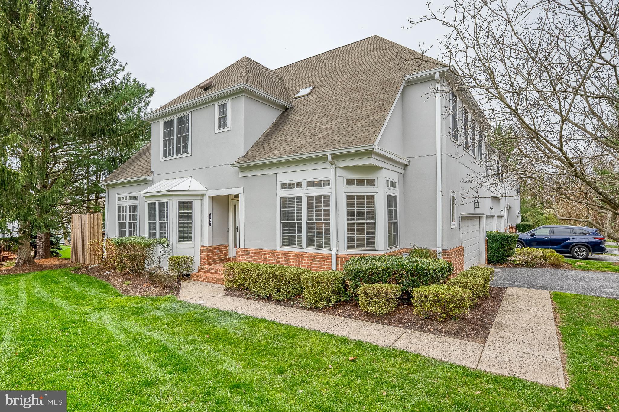 GREY ROCK VILLAS - Residential