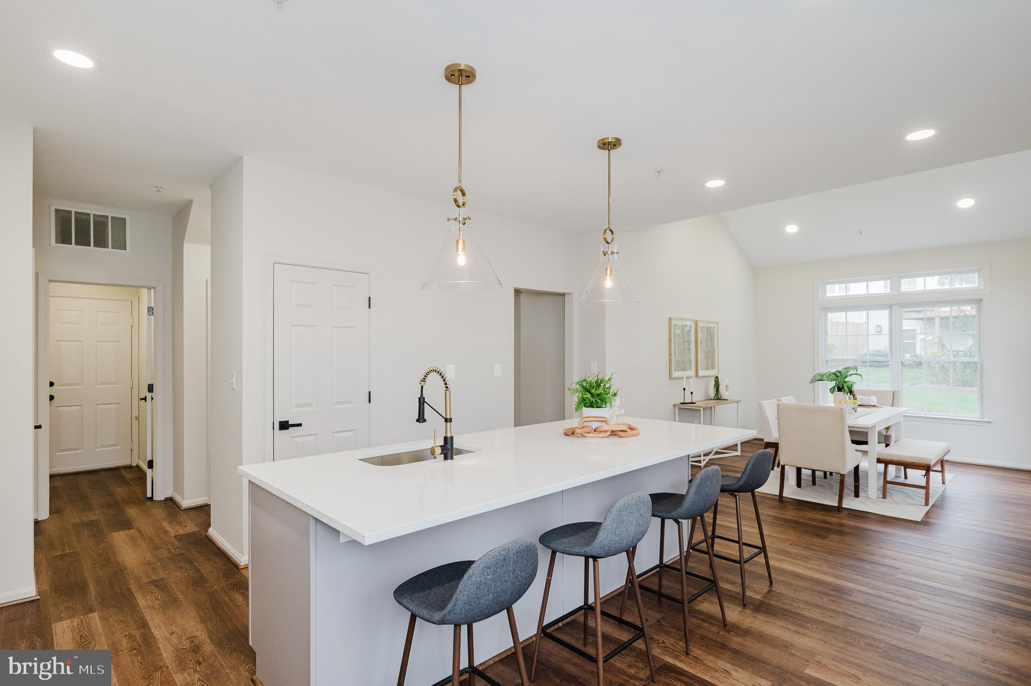 GREY ROCK VILLAS - Residential