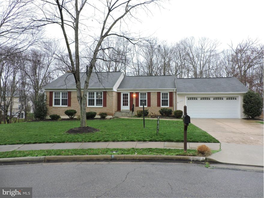 Awesome Rambler in Lake Ridge! Great cul-de-sac location. Home has been fully updated. Wood floors in living room & dinning room. New cabinets and granite in kitchen, updated back splash. Bathrooms have been updated. Huge lower level recreation room with wood burning FP and 4th bedroom with full bath. Large work room/office in LL. Plenty of storage space. Great back yard. Application online.