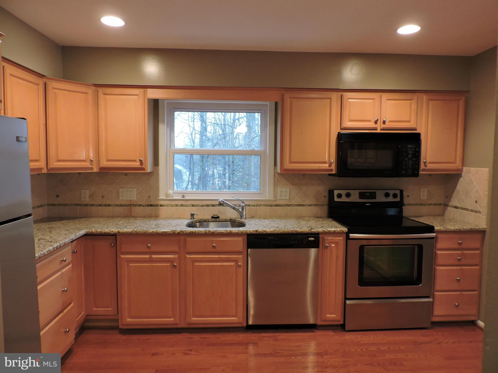 LAKE RIDGE/PROMONTRY OAK - Residential Lease