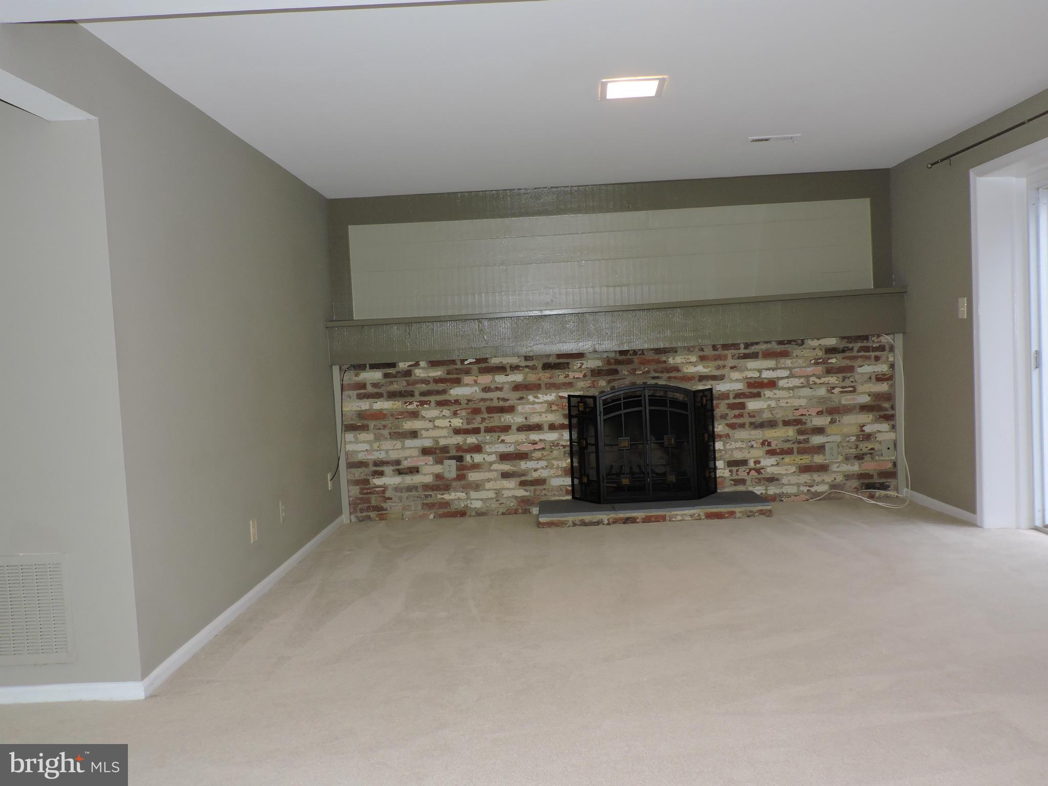 LAKE RIDGE/PROMONTRY OAK - Residential Lease