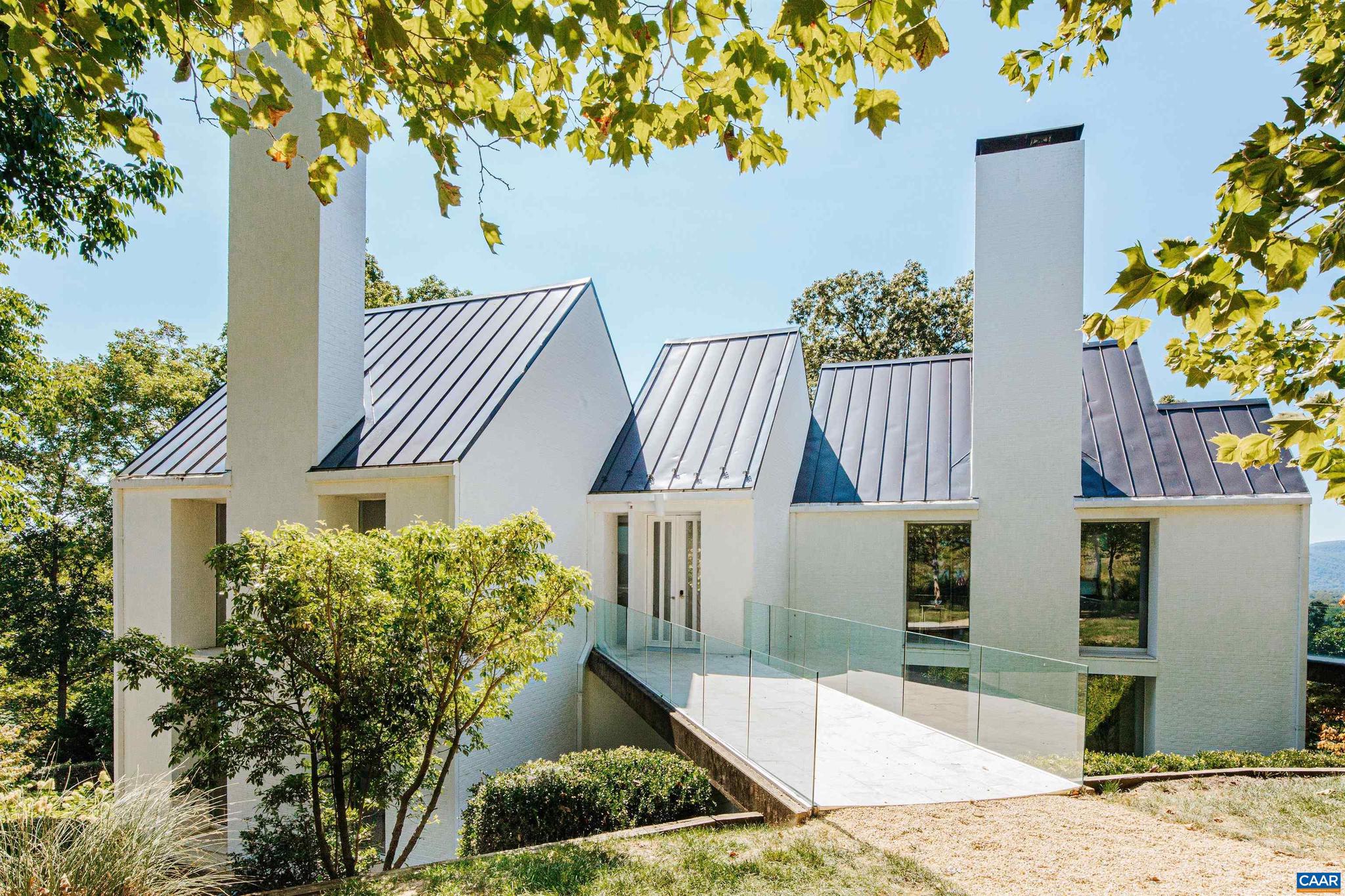 291 SADDLEBACK FARM