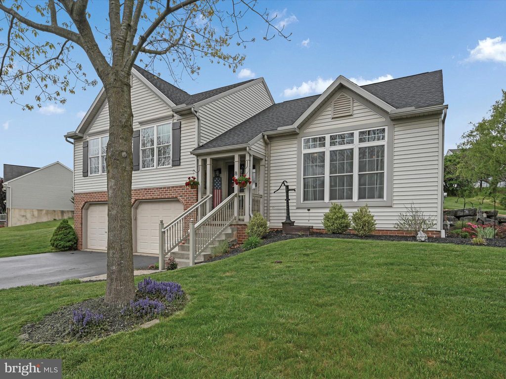 Photo of 8 CRANBERRY CIR, DENVER, PA 17517 (MLS # PALA2033844)