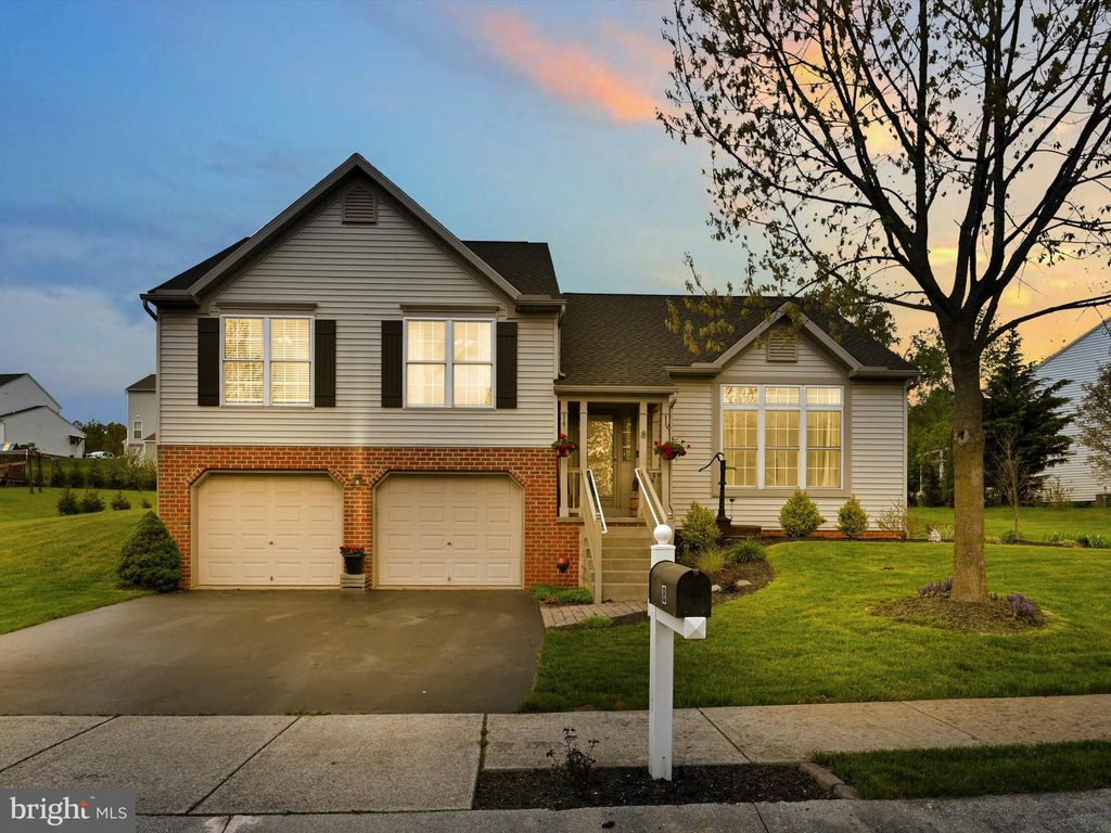 Photo of 8 CRANBERRY CIR, DENVER, PA 17517 (MLS # PALA2033844)