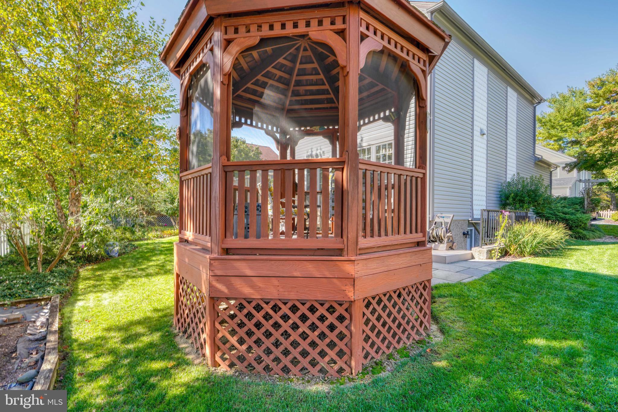 PADONIA COMPLEX - Residential