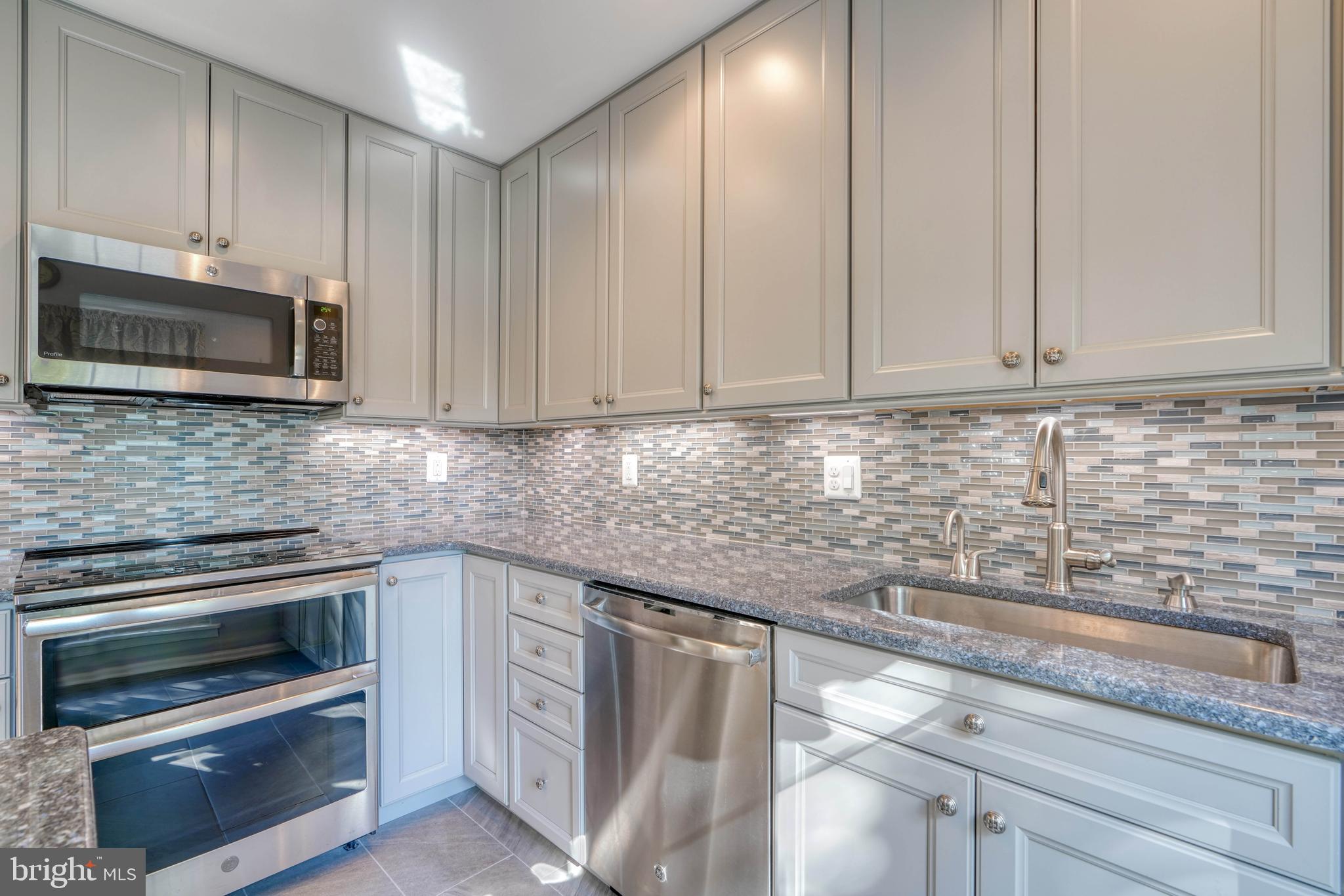 PADONIA COMPLEX - Residential