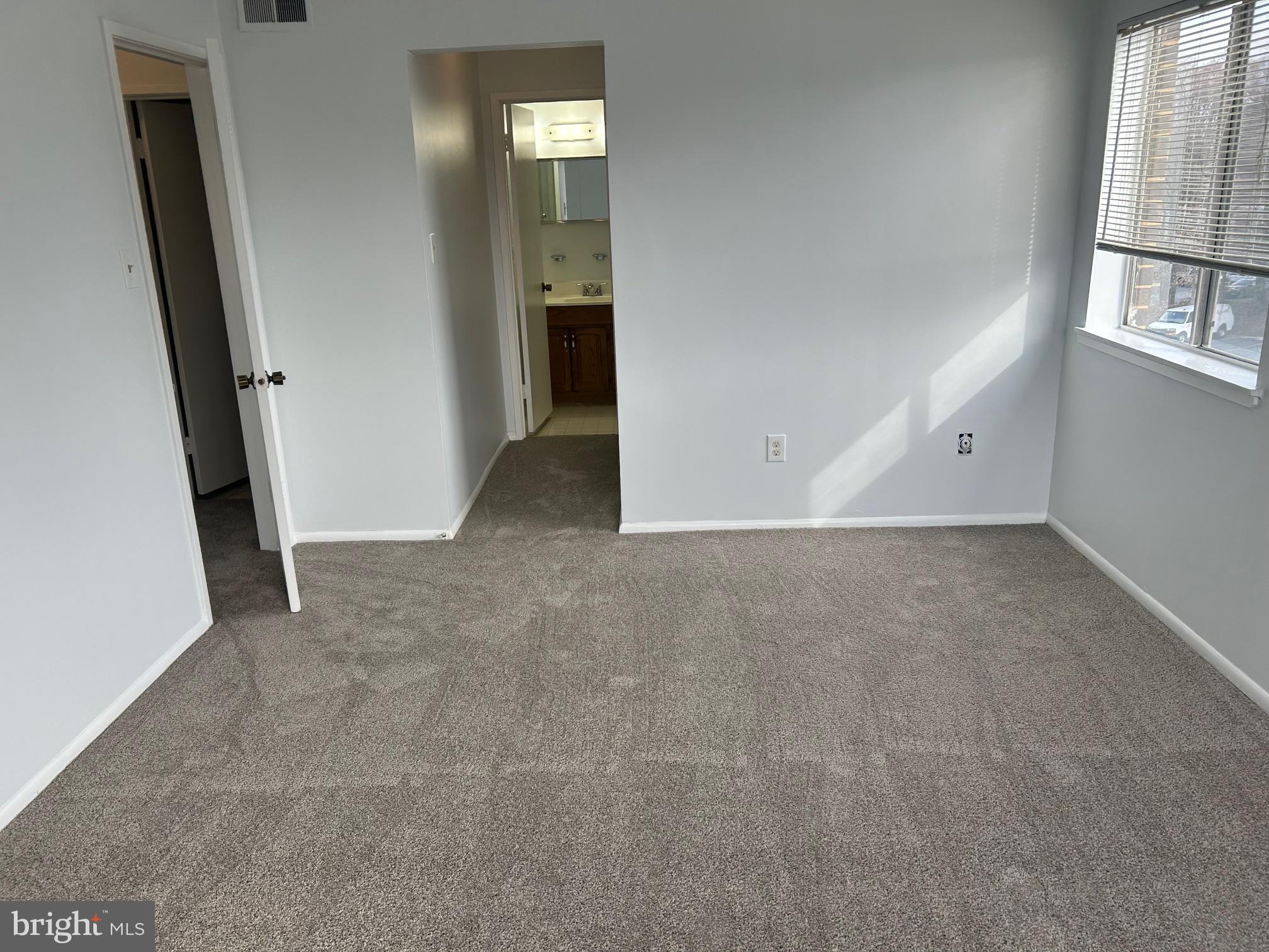 PINES CONDO 01 - Residential