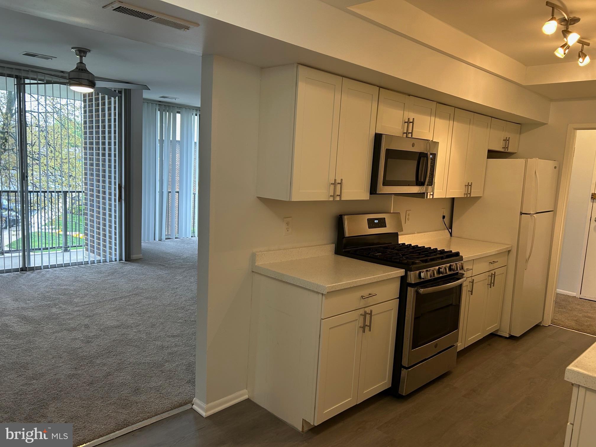 PINES CONDO 01 - Residential