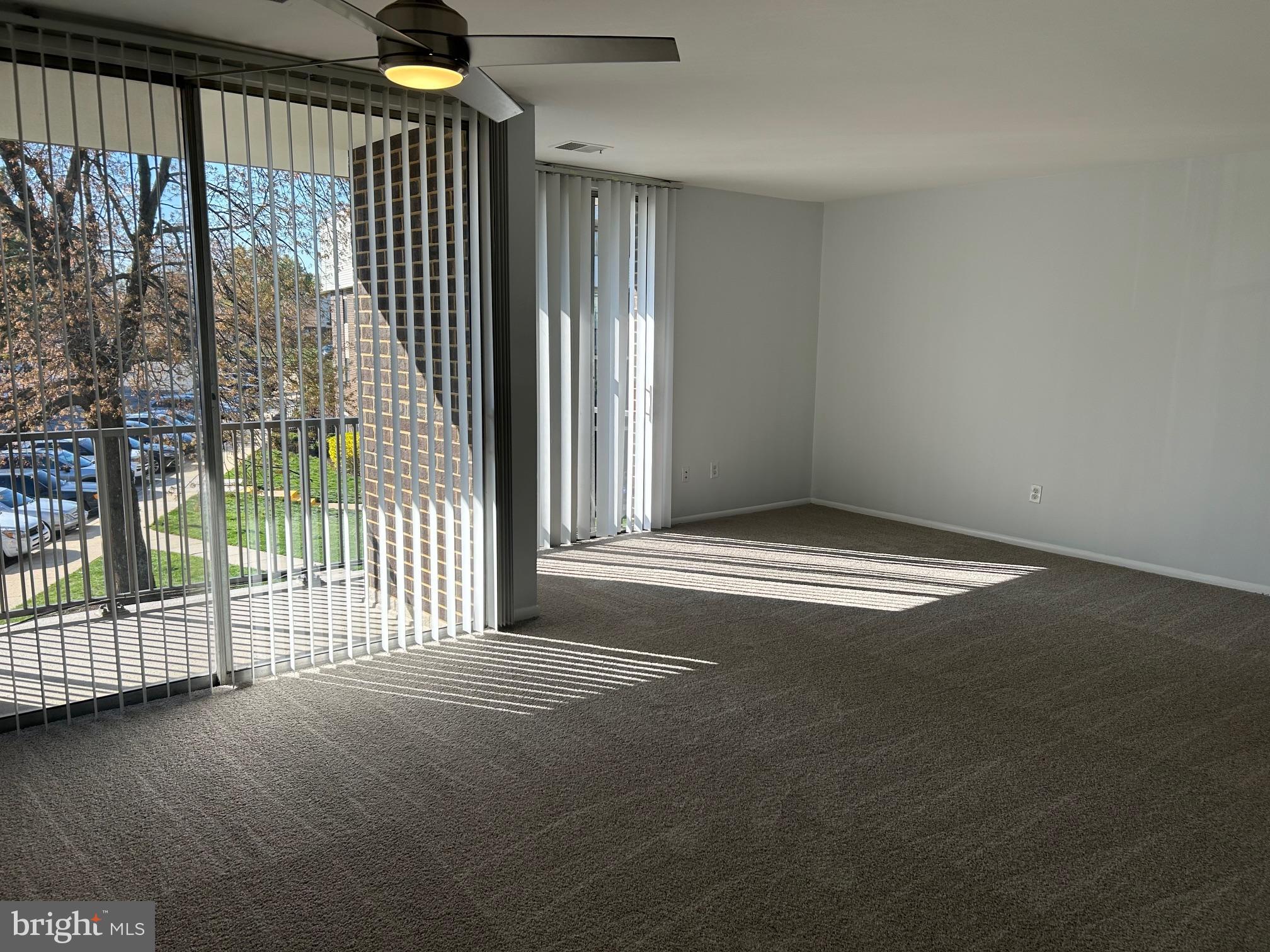 PINES CONDO 01 - Residential