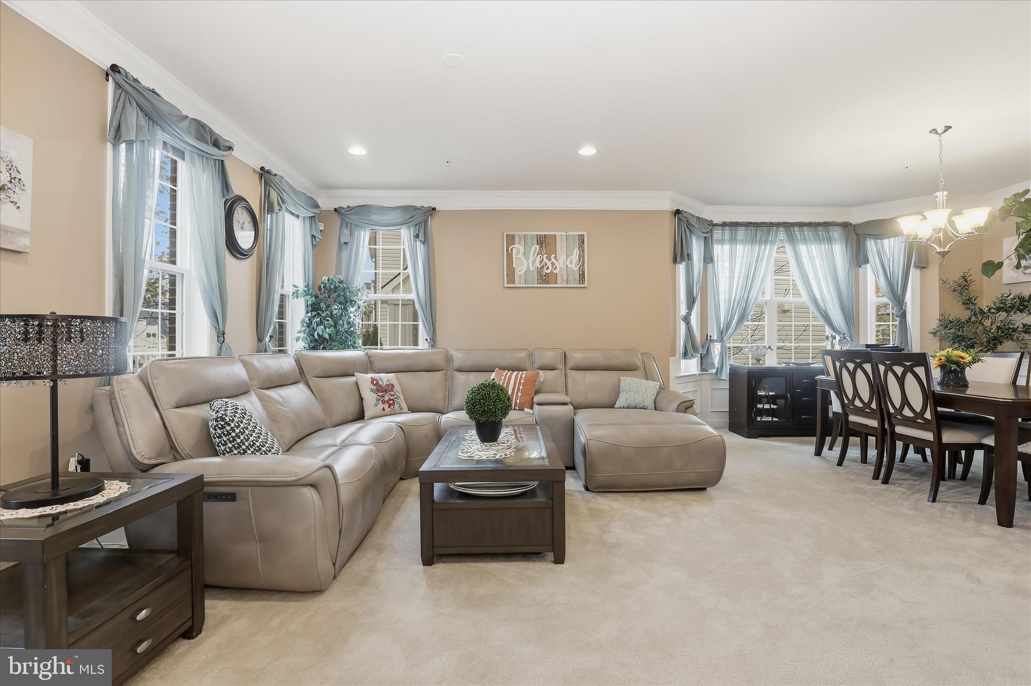 2116 GARDEN GROVE LANE