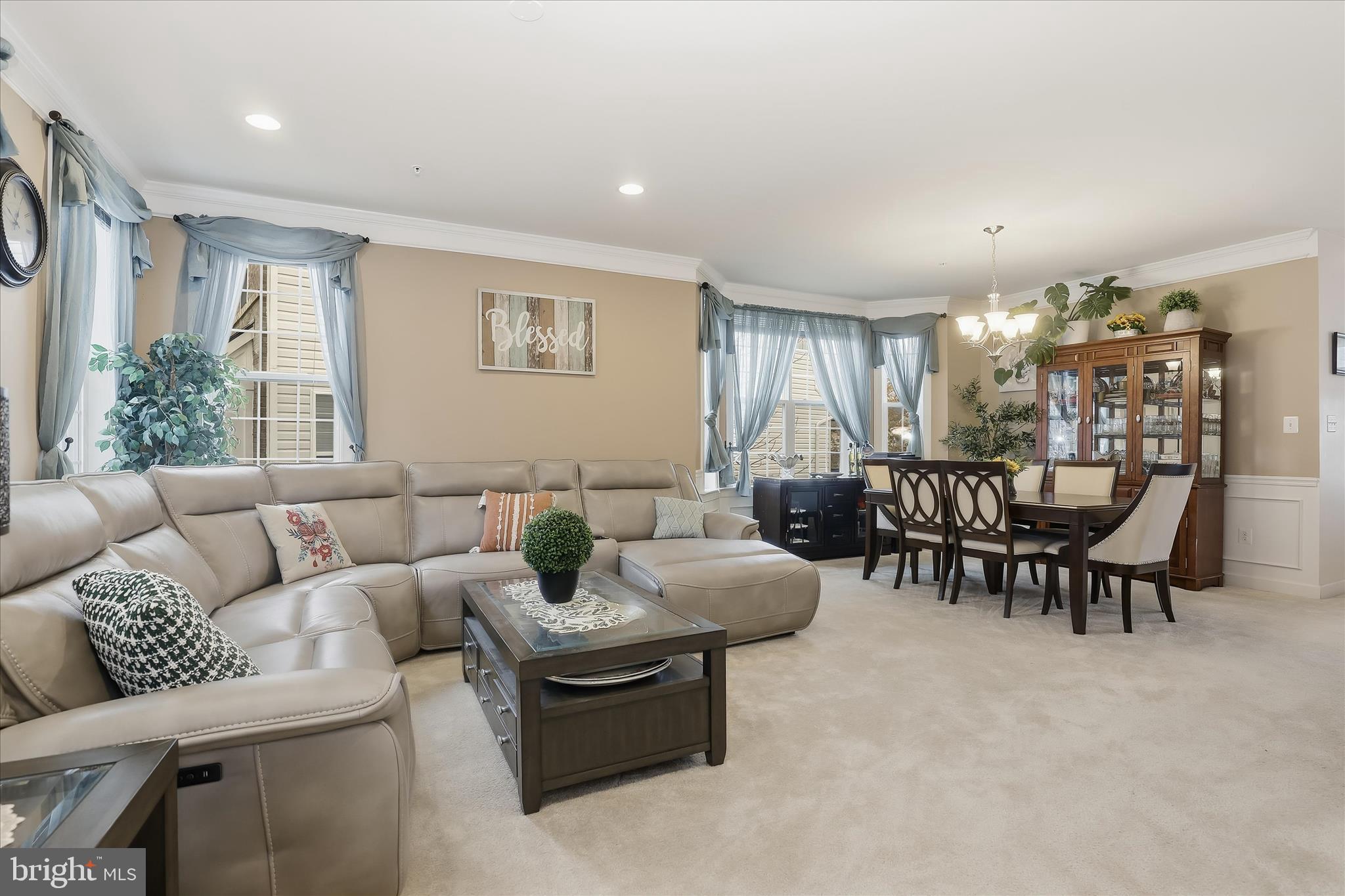 2116 GARDEN GROVE LANE