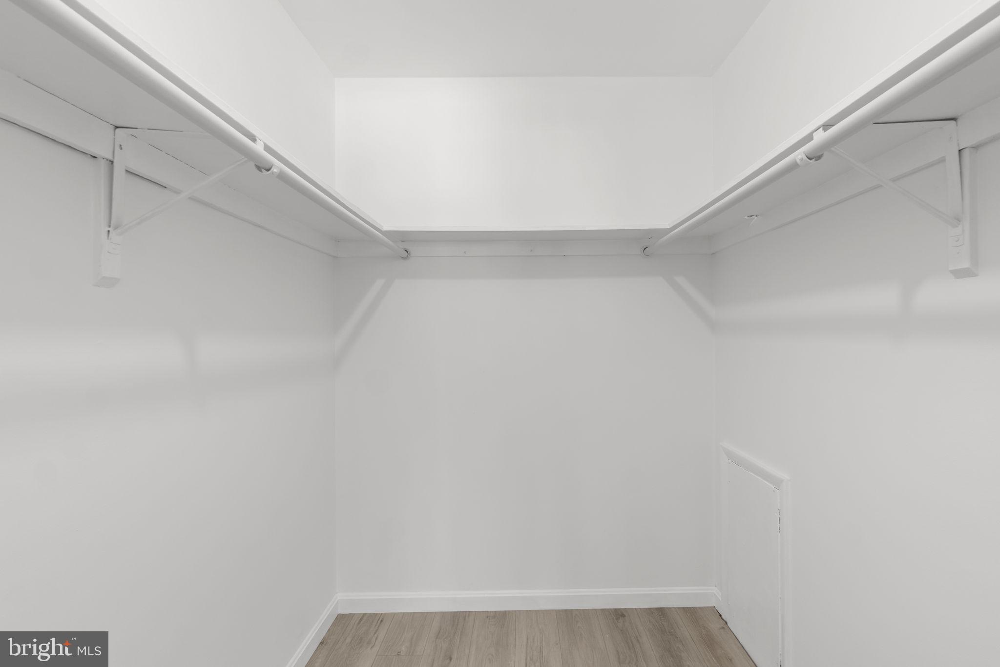 VILLAGE OF OAKLAND MILLS - Residential