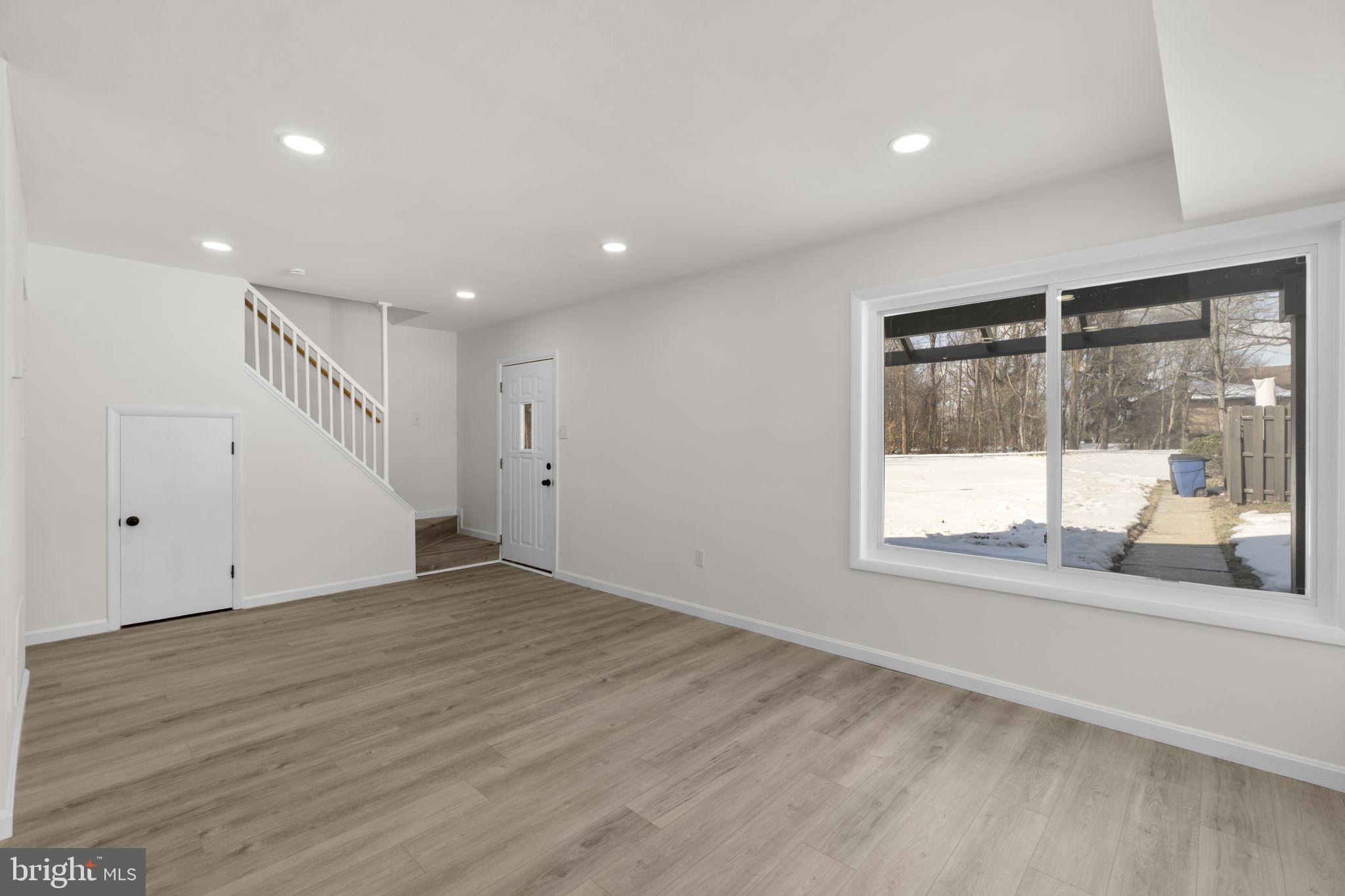 VILLAGE OF OAKLAND MILLS - Residential