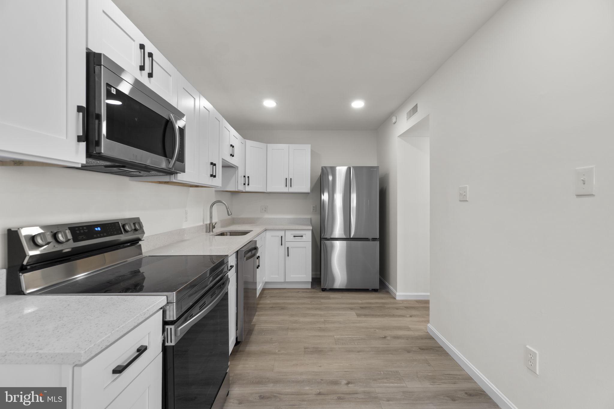 VILLAGE OF OAKLAND MILLS - Residential