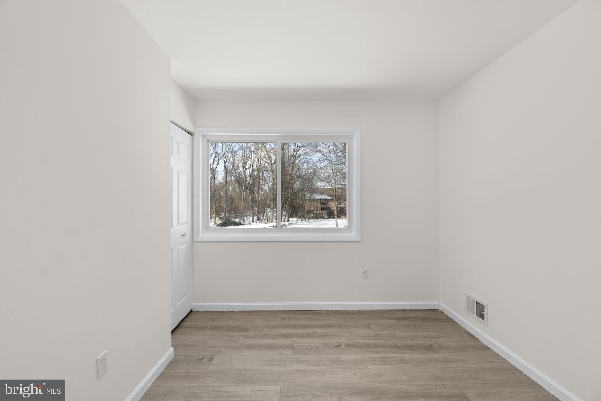 VILLAGE OF OAKLAND MILLS - Residential